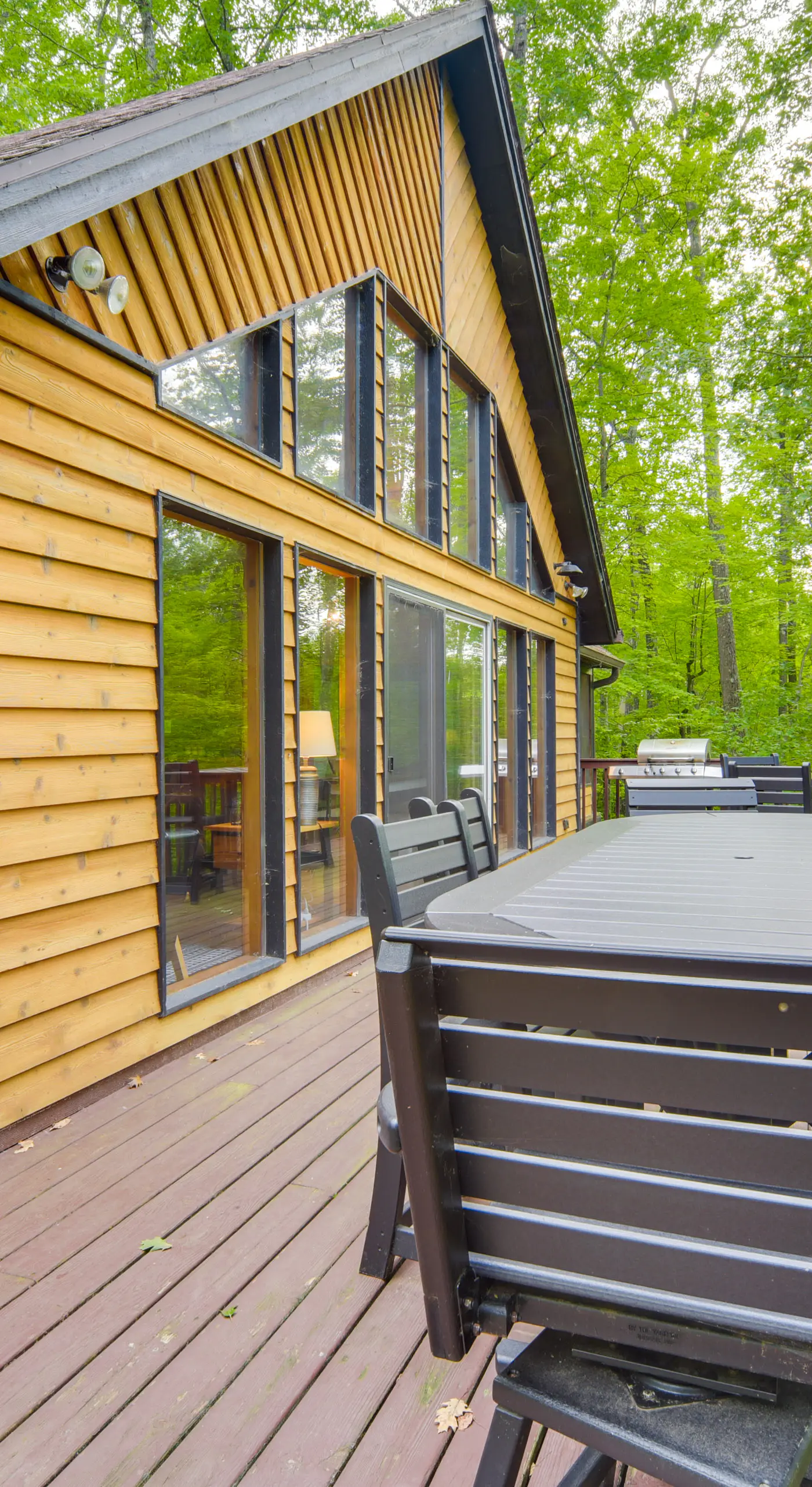 Cozy Wisconsin Cabin w/ Deck, Kayaks & Lake Views!