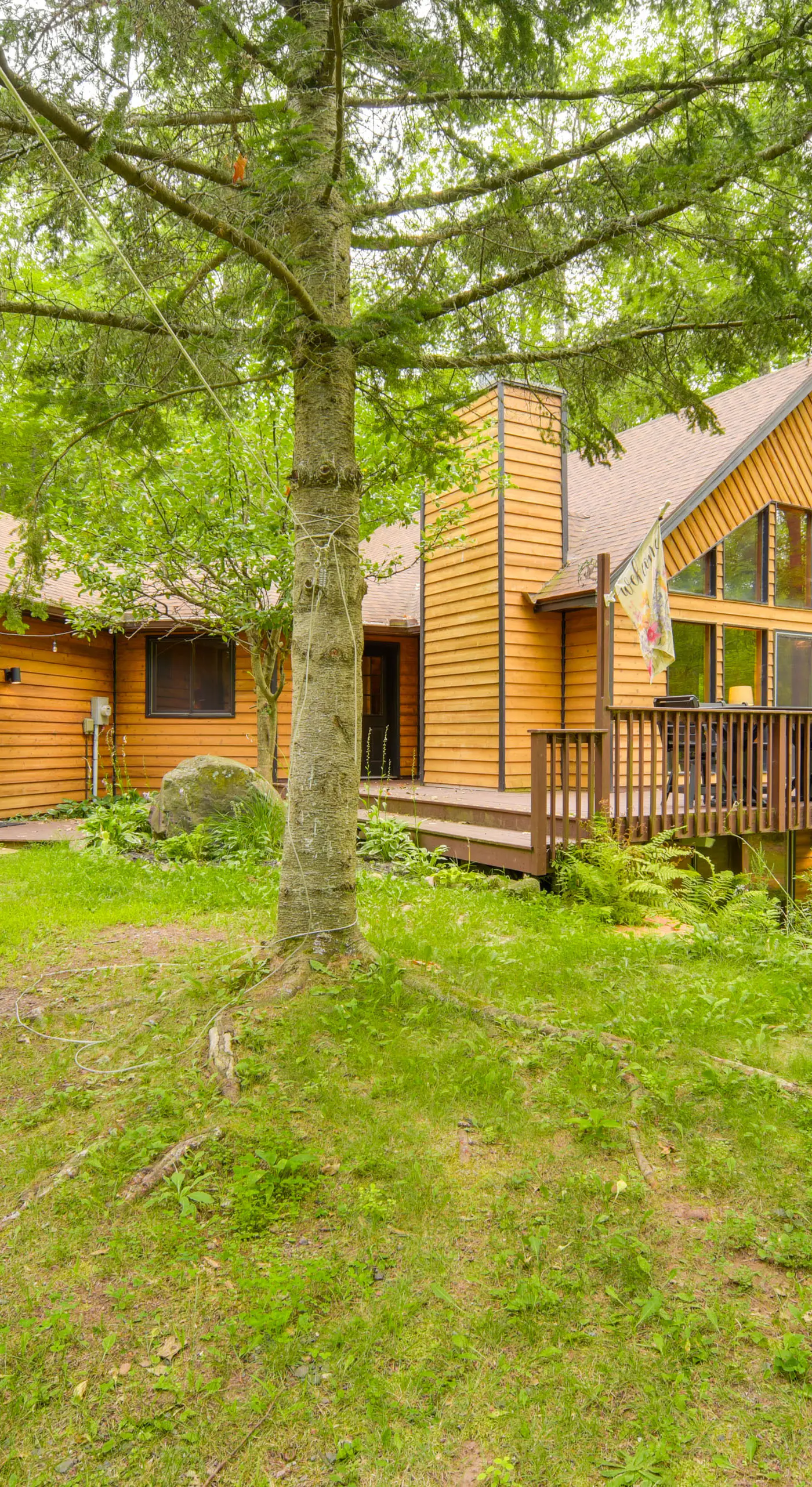 Cozy Wisconsin Cabin w/ Deck, Kayaks & Lake Views!