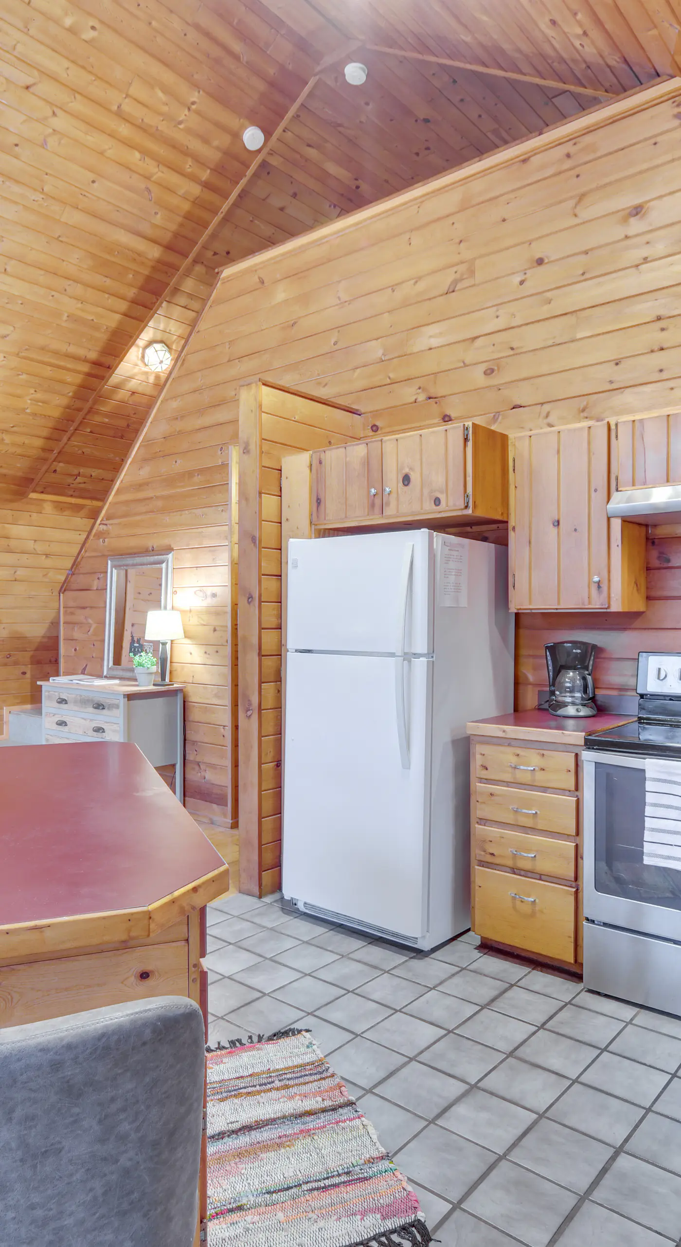 Cozy Wisconsin Cabin w/ Deck, Kayaks & Lake Views!