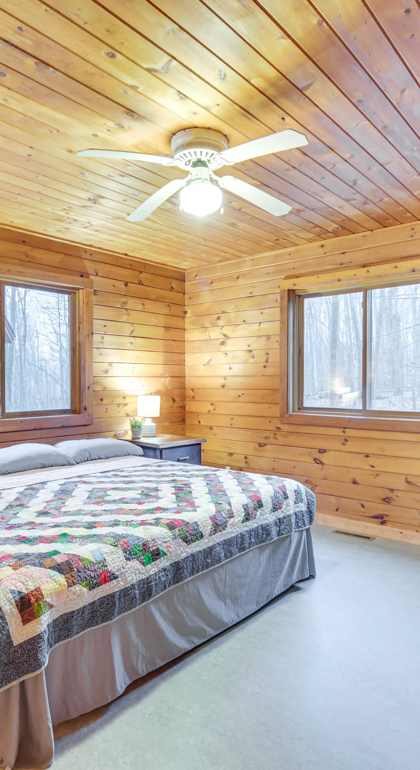 Cozy Wisconsin Cabin w/ Deck, Kayaks & Lake Views!