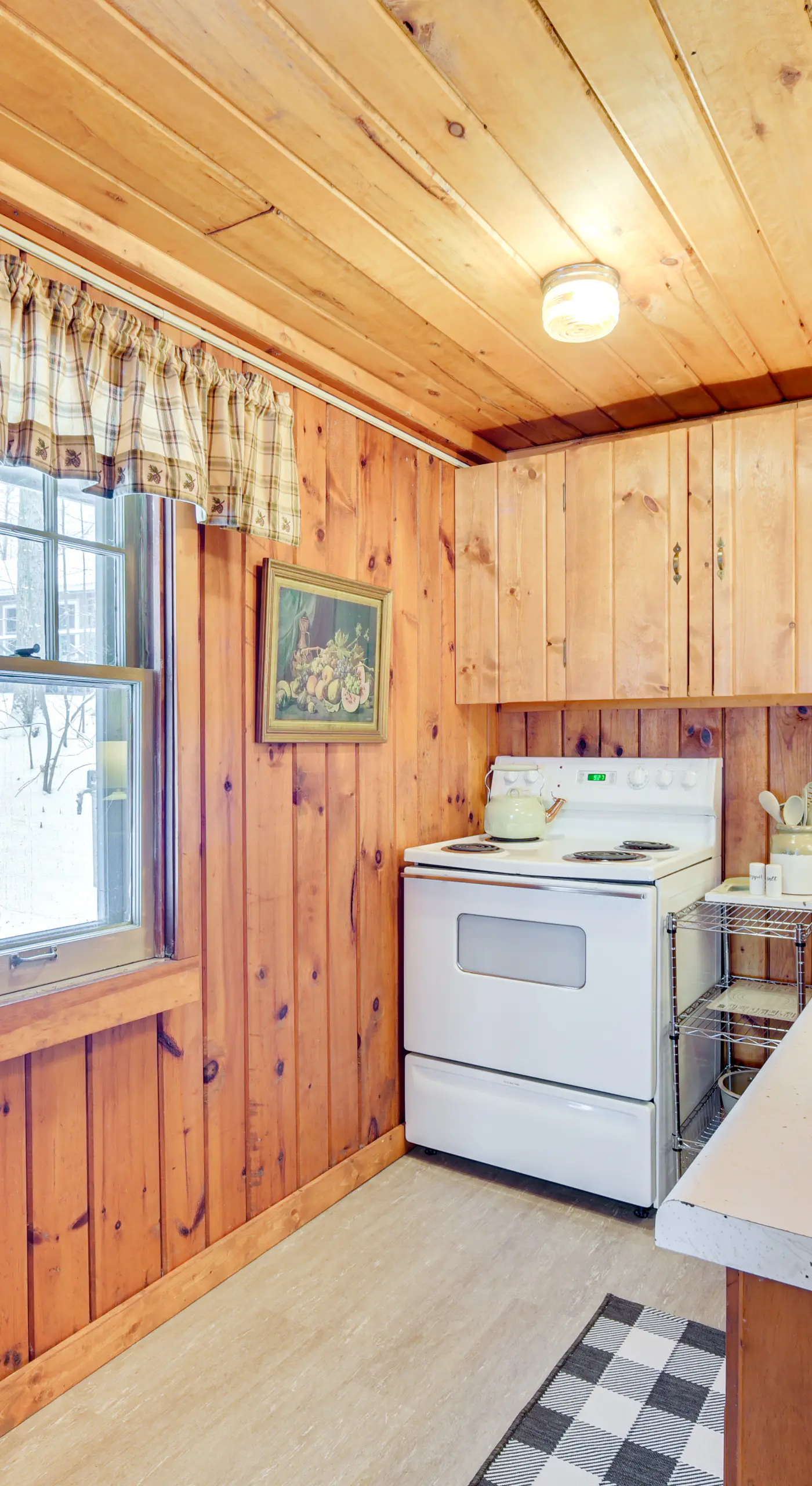 Charming Cabin on Grindstone Lake