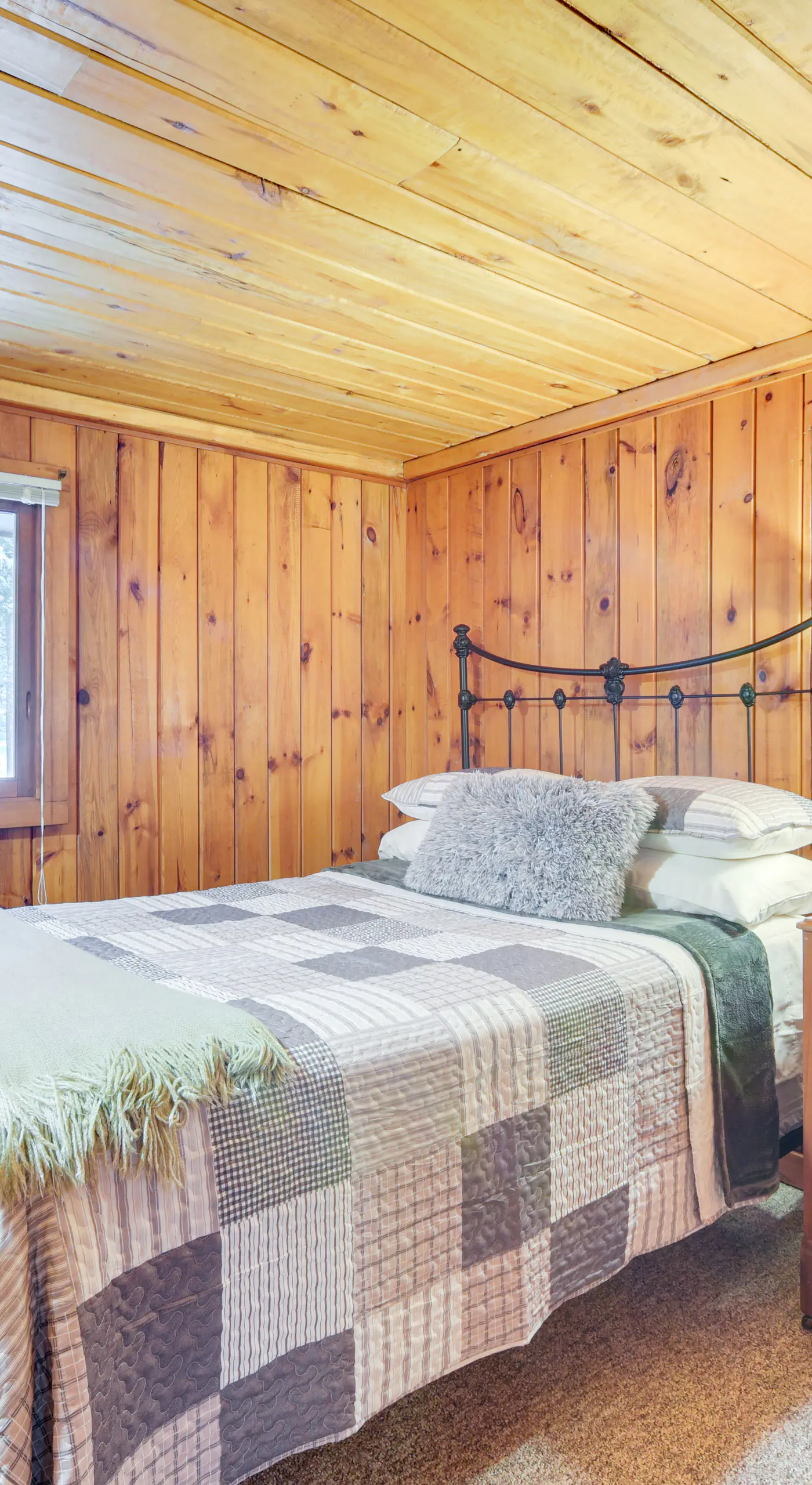 Charming Cabin on Grindstone Lake