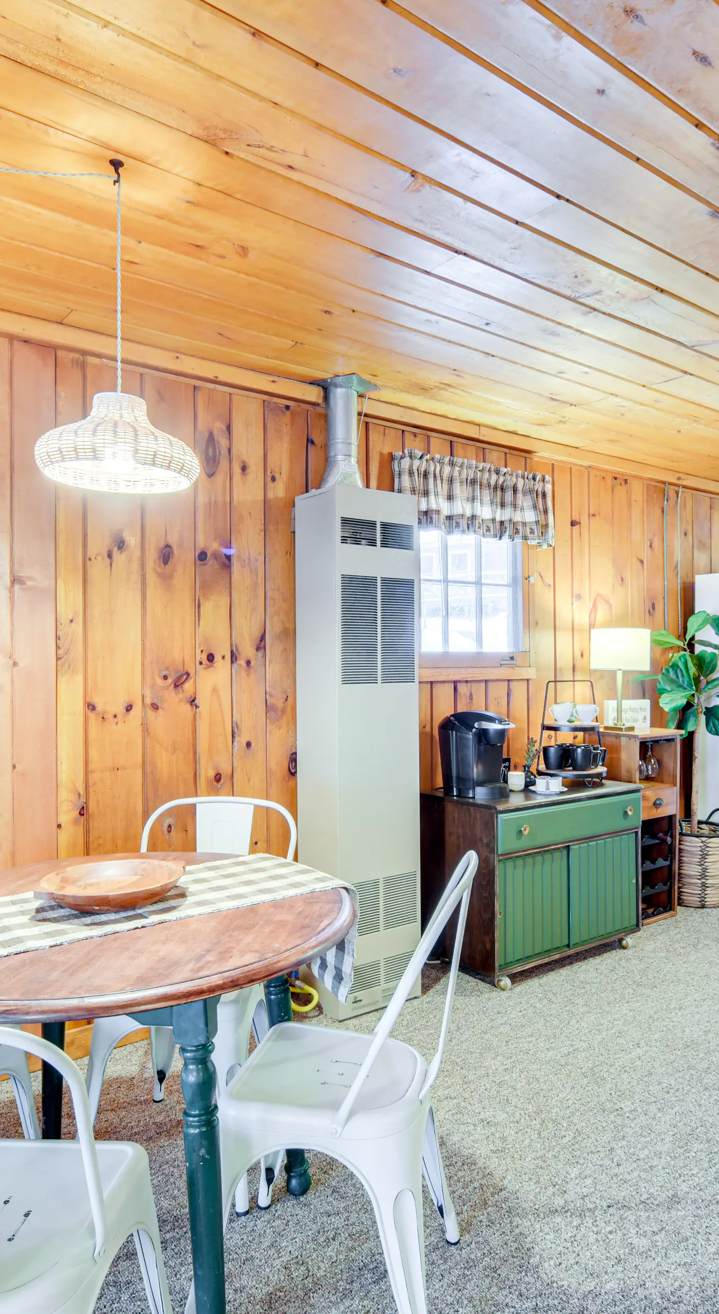 Charming Cabin on Grindstone Lake