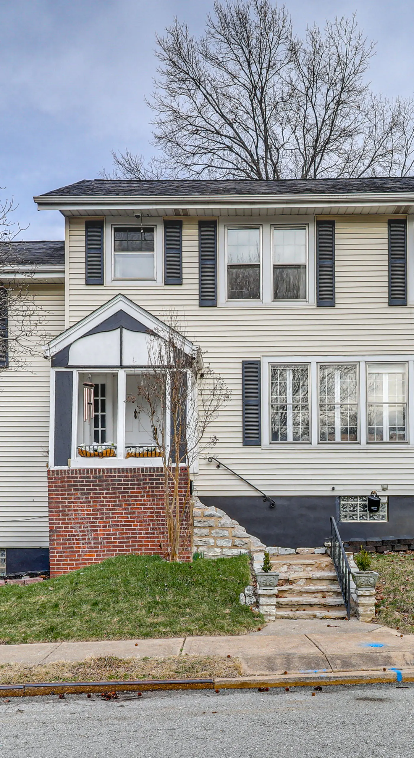 Lakeside Clifton Heights Home Near Forest Park