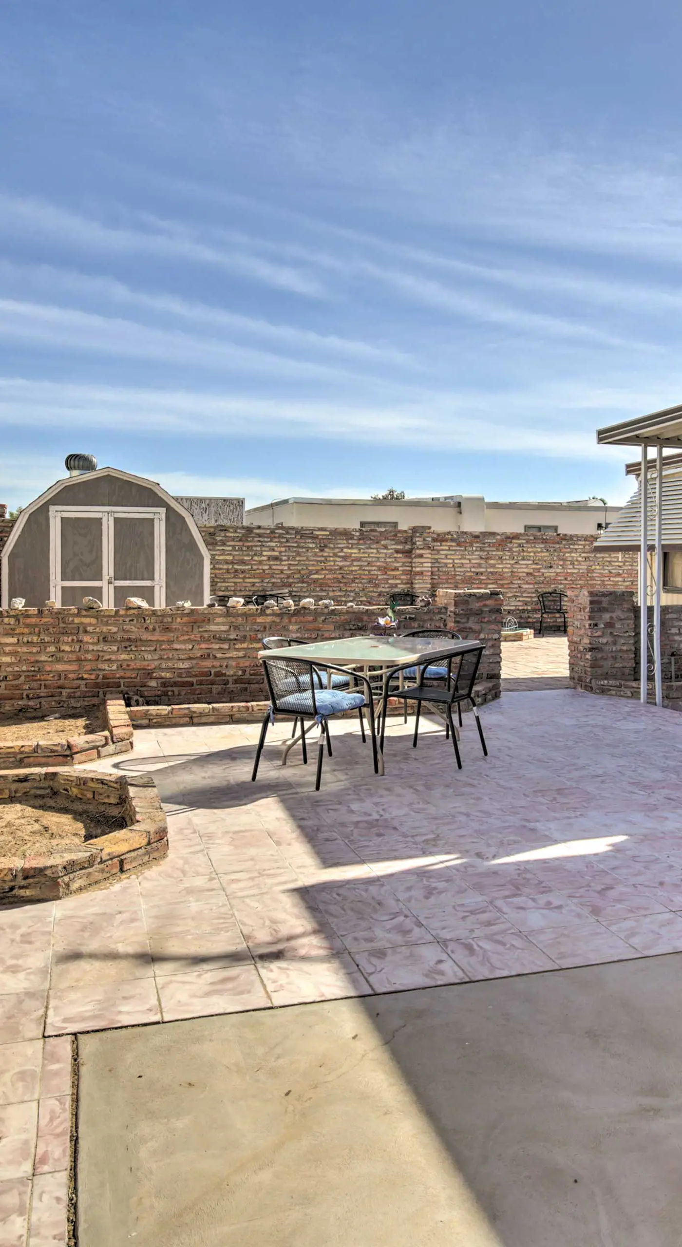Cozy Yuma Retreat w/ Furnished Patio & Grill!