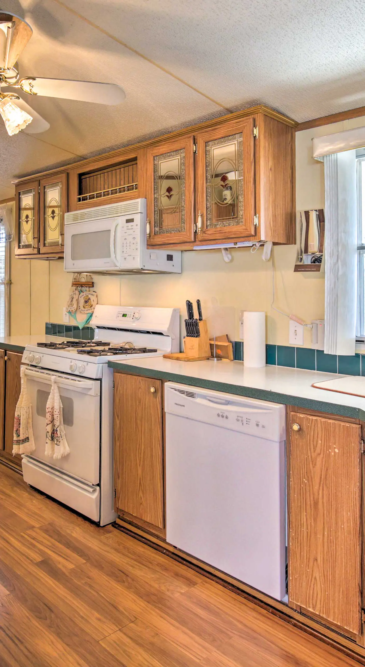 Cozy Yuma Retreat w/ Furnished Patio & Grill!