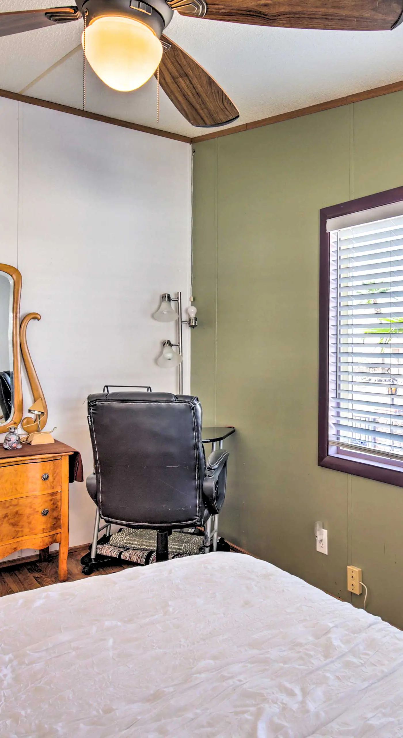 Cozy Yuma Retreat w/ Furnished Patio & Grill!