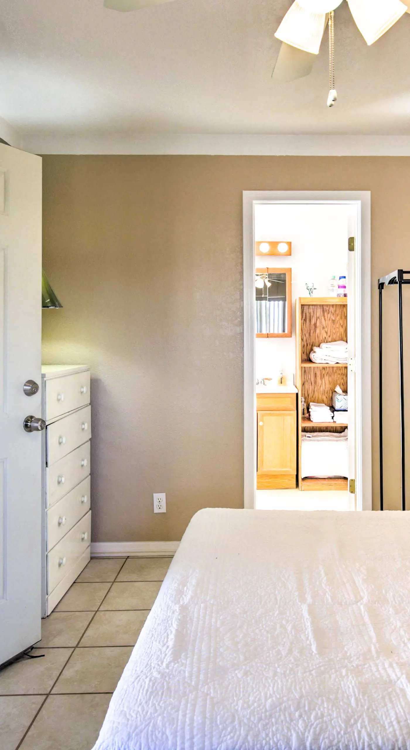 Cozy Yuma Retreat w/ Furnished Patio & Grill!