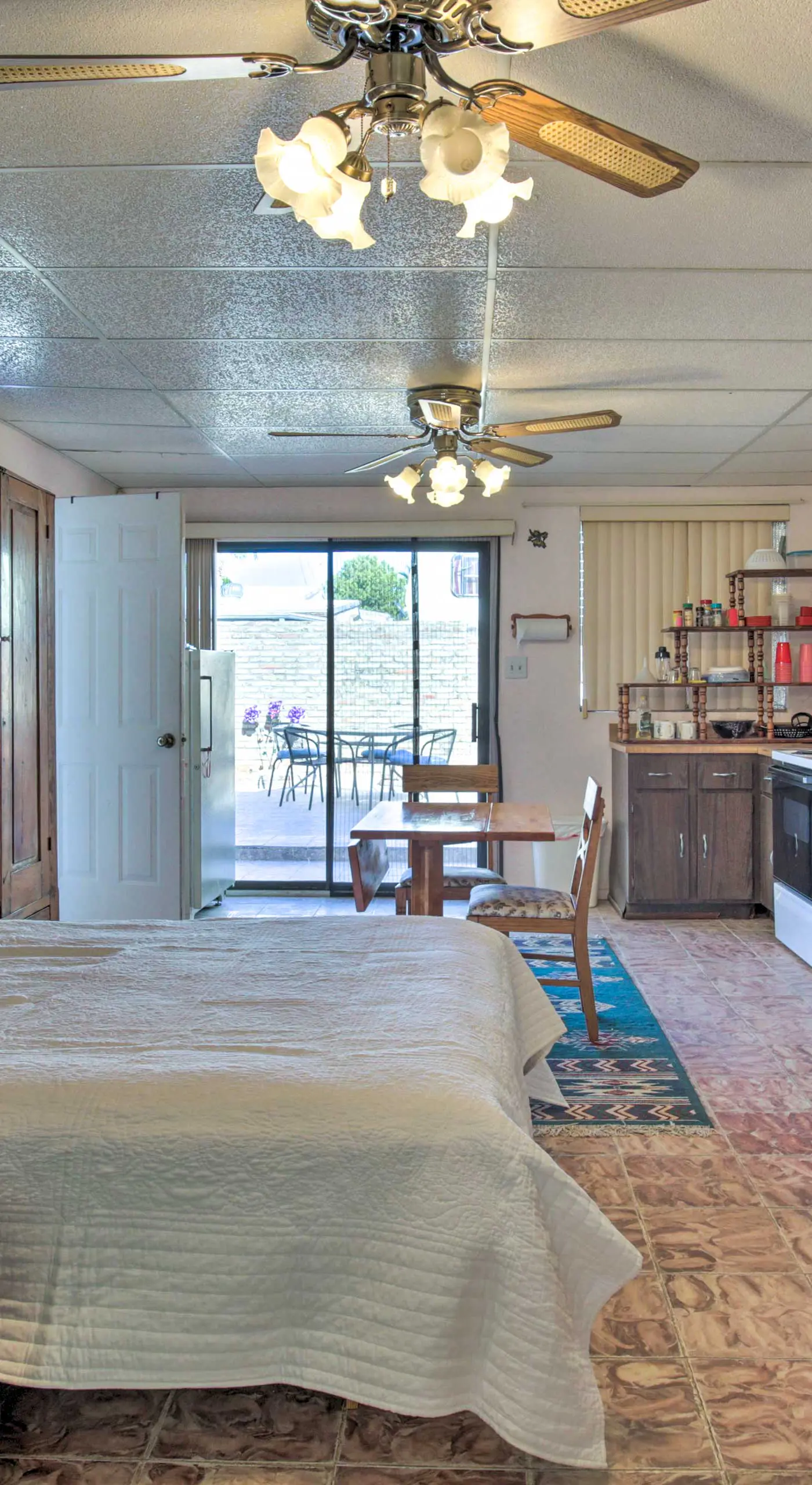 Cozy Yuma Retreat w/ Furnished Patio & Grill!