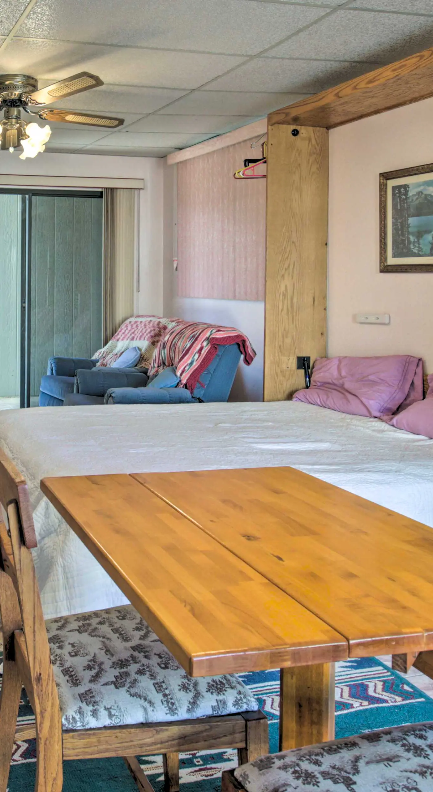 Cozy Yuma Retreat w/ Furnished Patio & Grill!