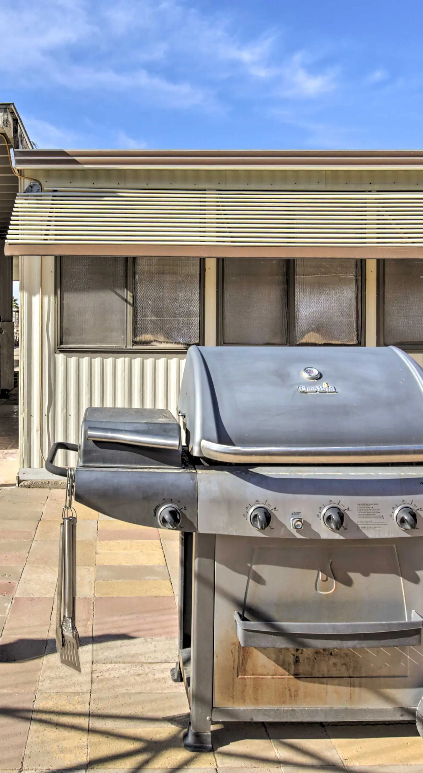 Cozy Yuma Retreat w/ Furnished Patio & Grill!