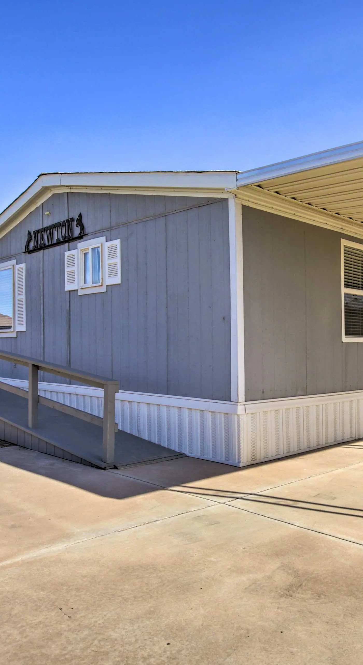 Cozy Yuma Retreat w/ Furnished Patio & Grill!