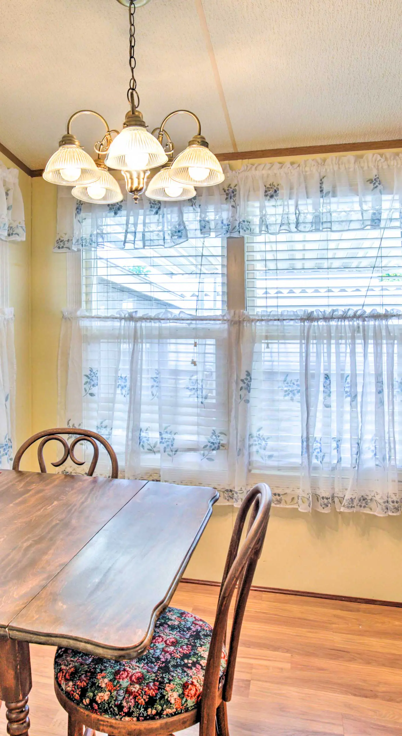 Cozy Yuma Retreat w/ Furnished Patio & Grill!