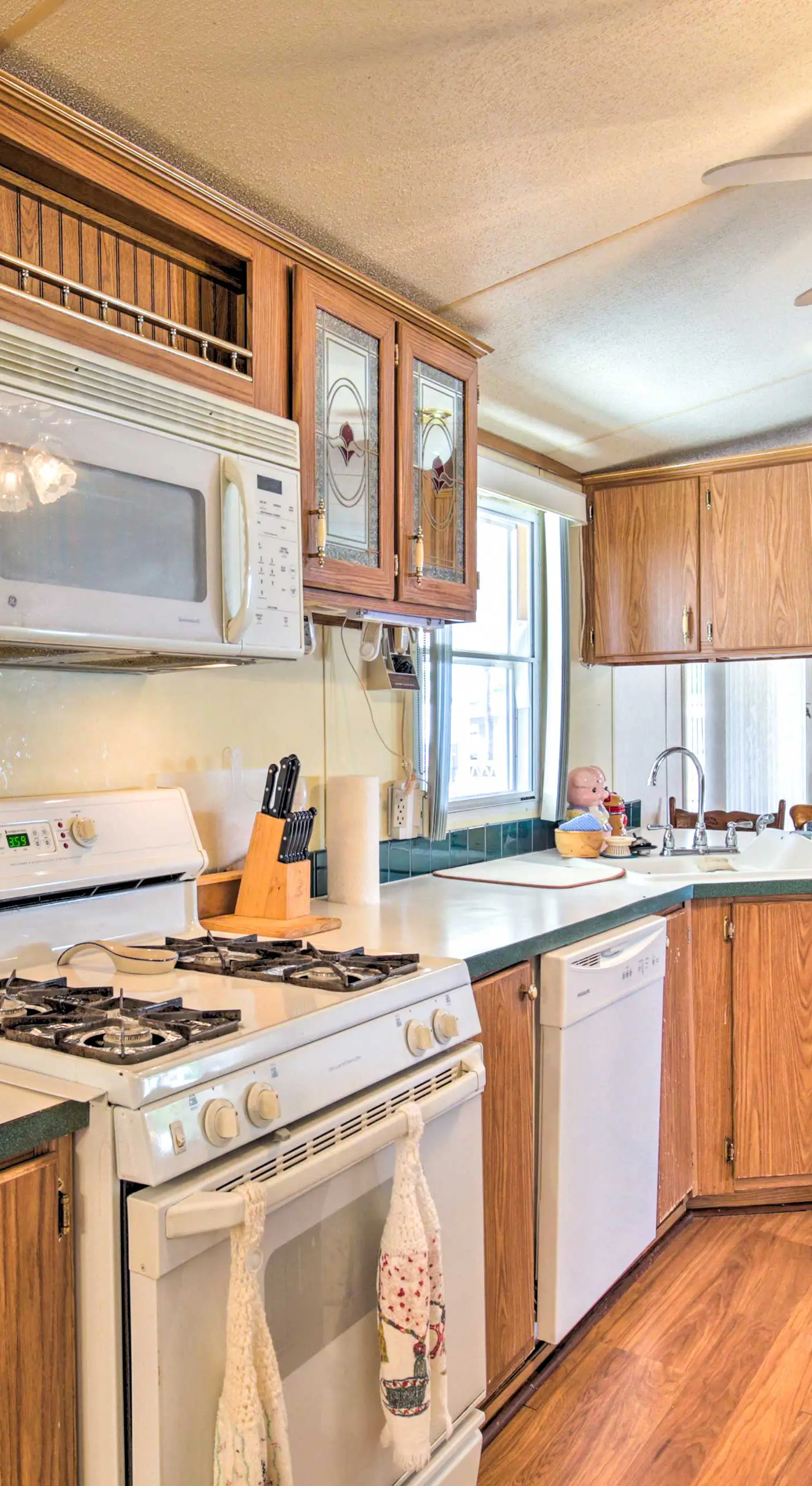 Cozy Yuma Retreat w/ Furnished Patio & Grill!