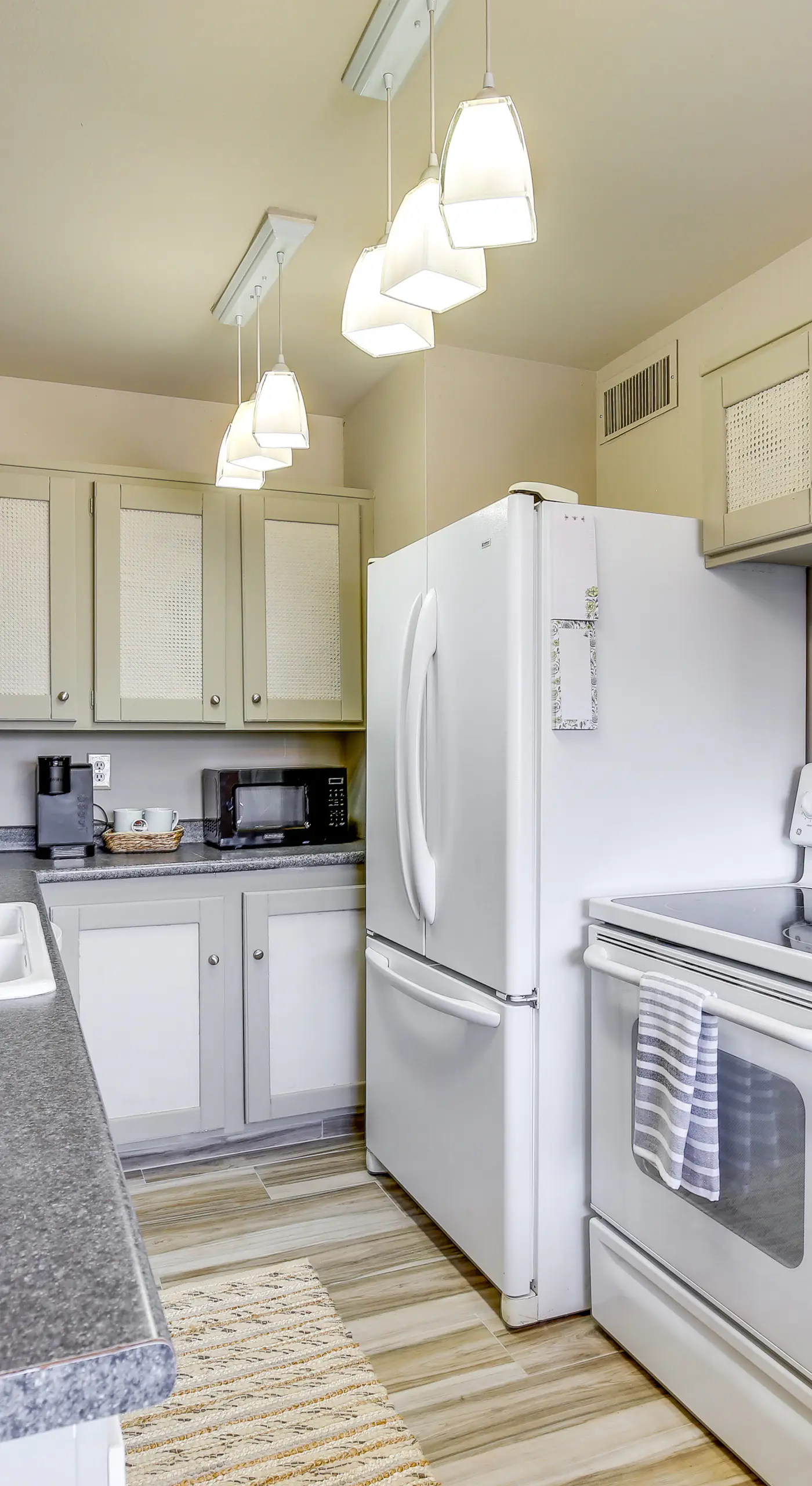 Centrally Located Yuma Retreat w/ Fenced Patio