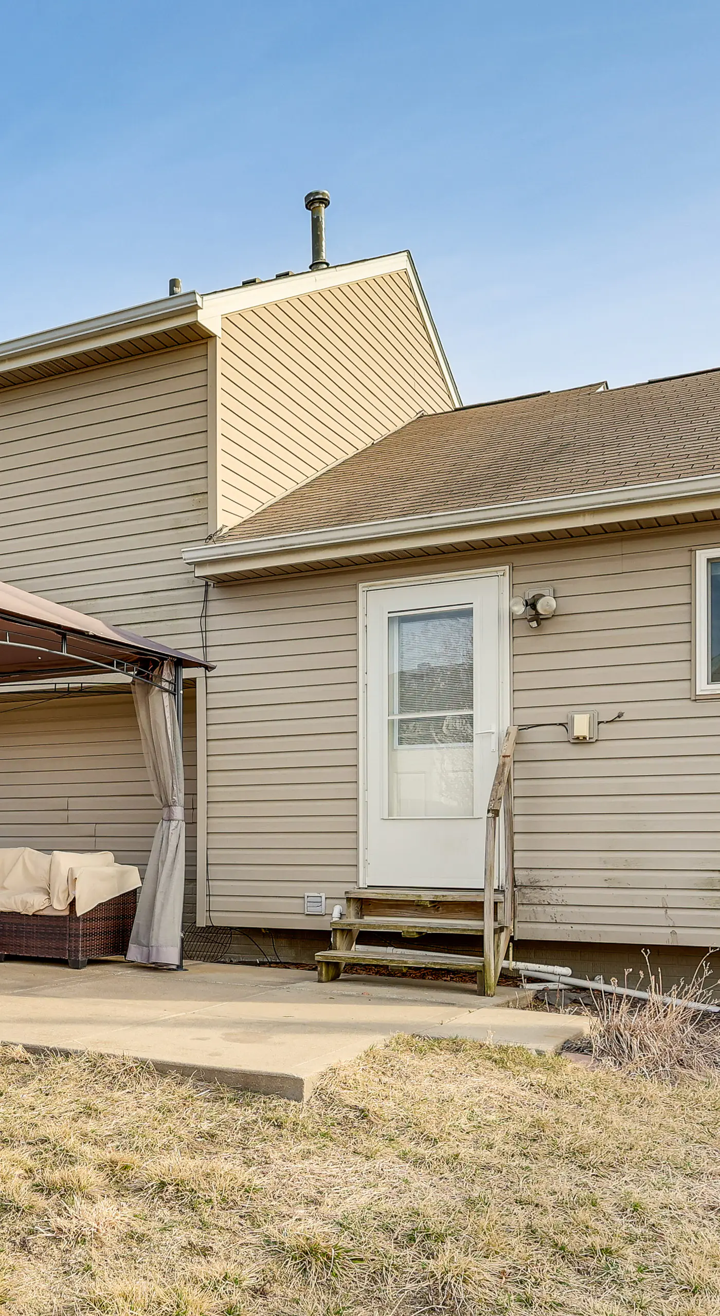 Private Yard & Patio: Spacious Retreat in Omaha!