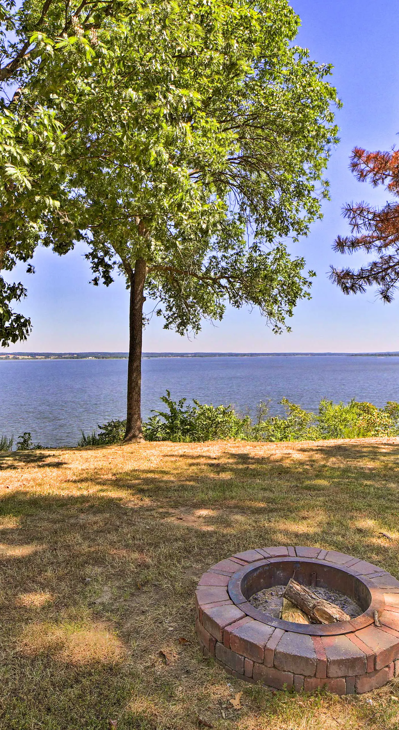 Grand Lake Views + Fire Pit: Monkey Island Home!