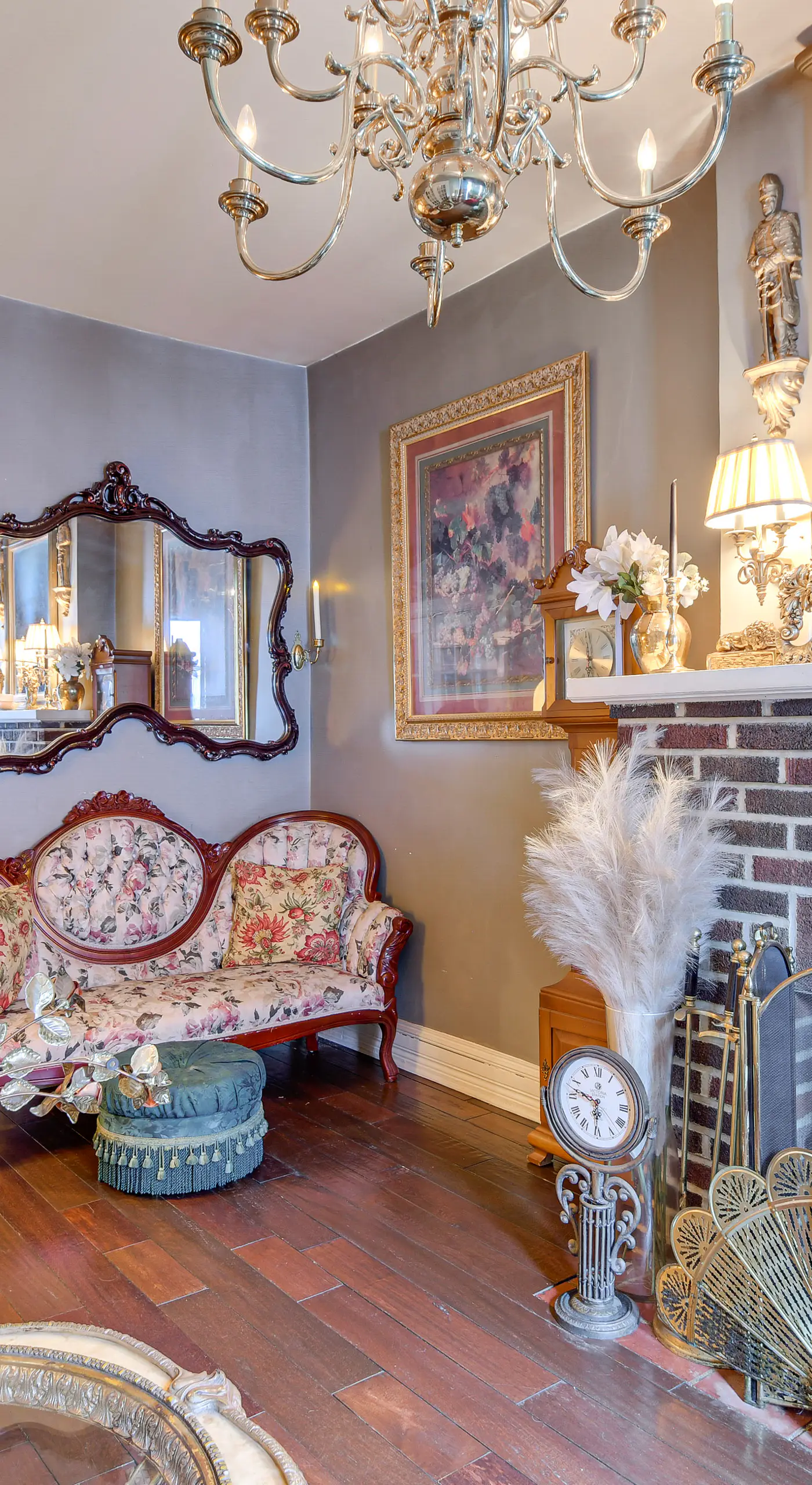 Elegant Upton Rowhouse 2 Mi to Inner Harbor!
