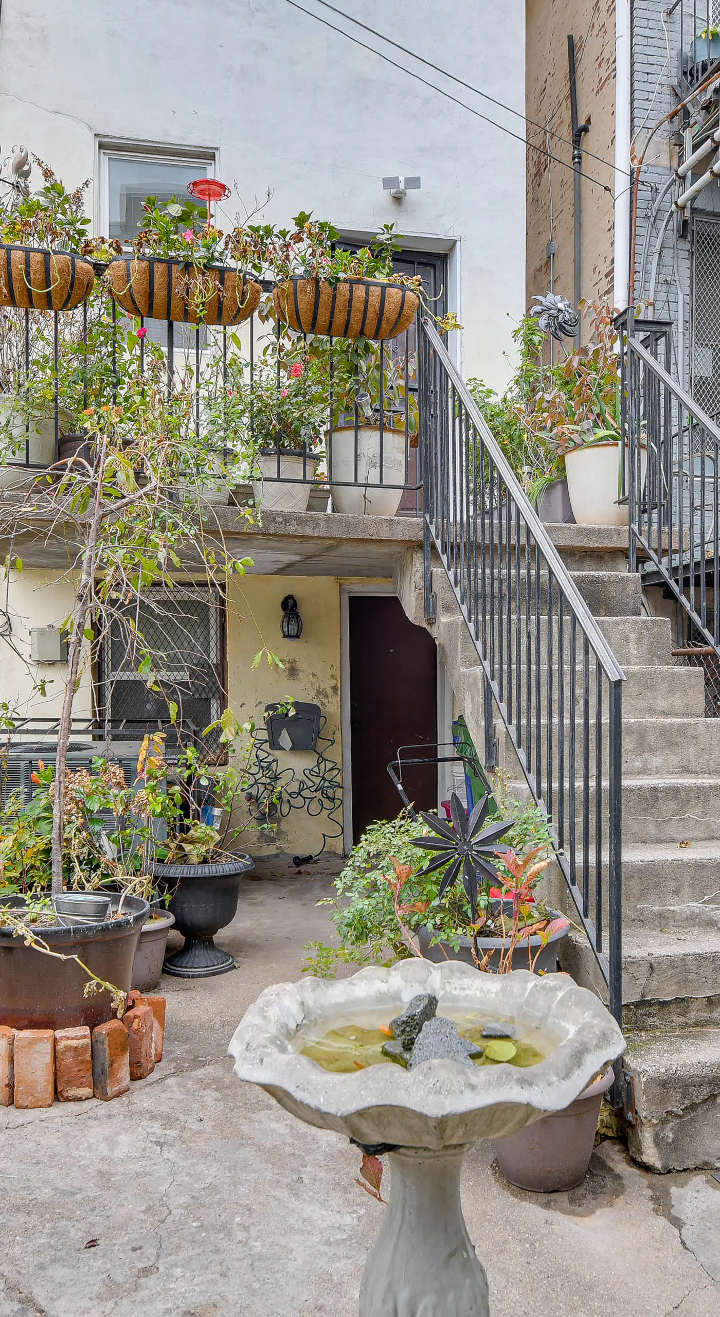 Elegant Upton Rowhouse 2 Mi to Inner Harbor!