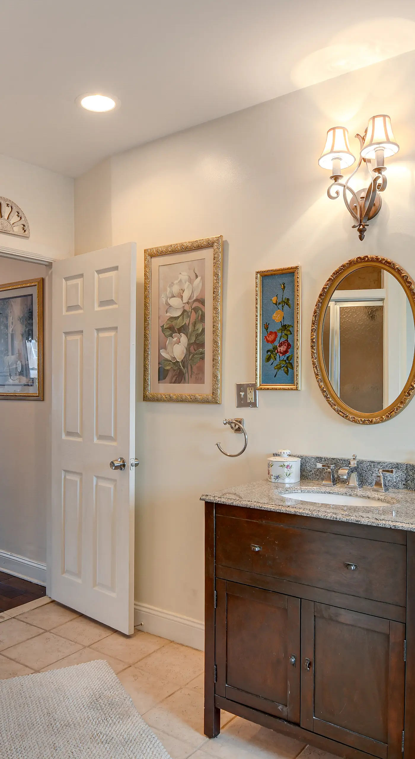 Elegant Upton Rowhouse 2 Mi to Inner Harbor!
