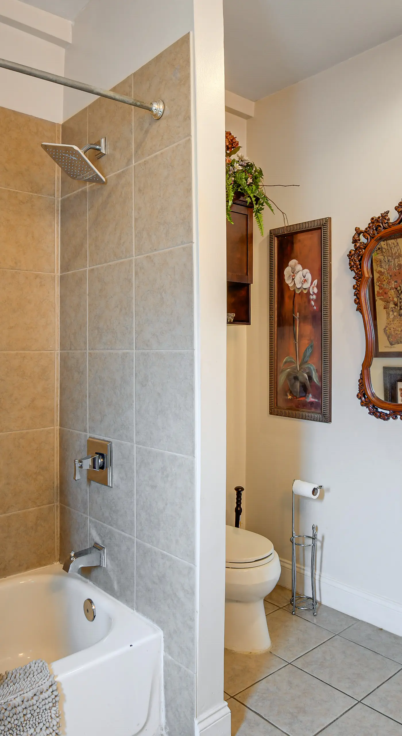 Elegant Upton Rowhouse 2 Mi to Inner Harbor!
