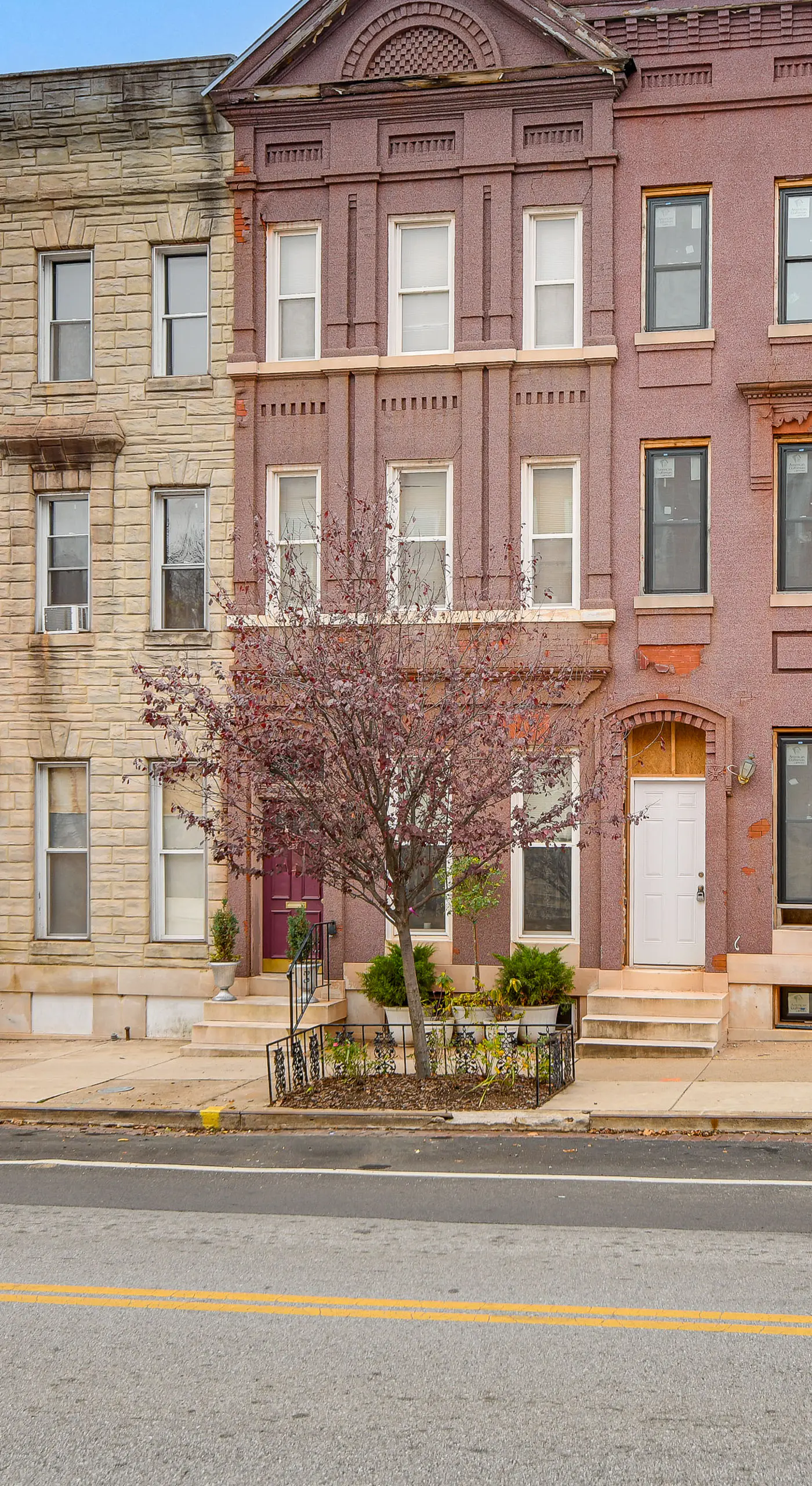 Elegant Upton Rowhouse 2 Mi to Inner Harbor!