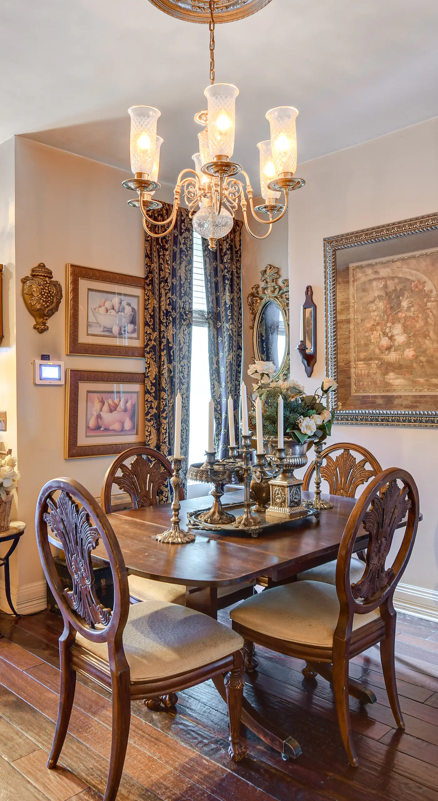 Elegant Upton Rowhouse 2 Mi to Inner Harbor!