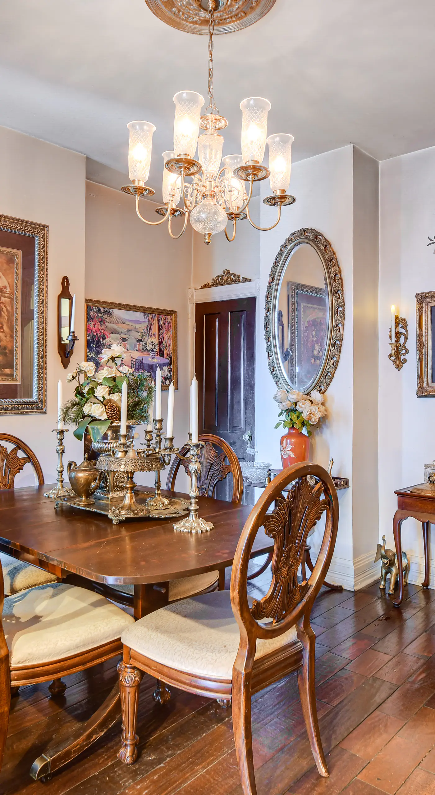 Elegant Upton Rowhouse 2 Mi to Inner Harbor!