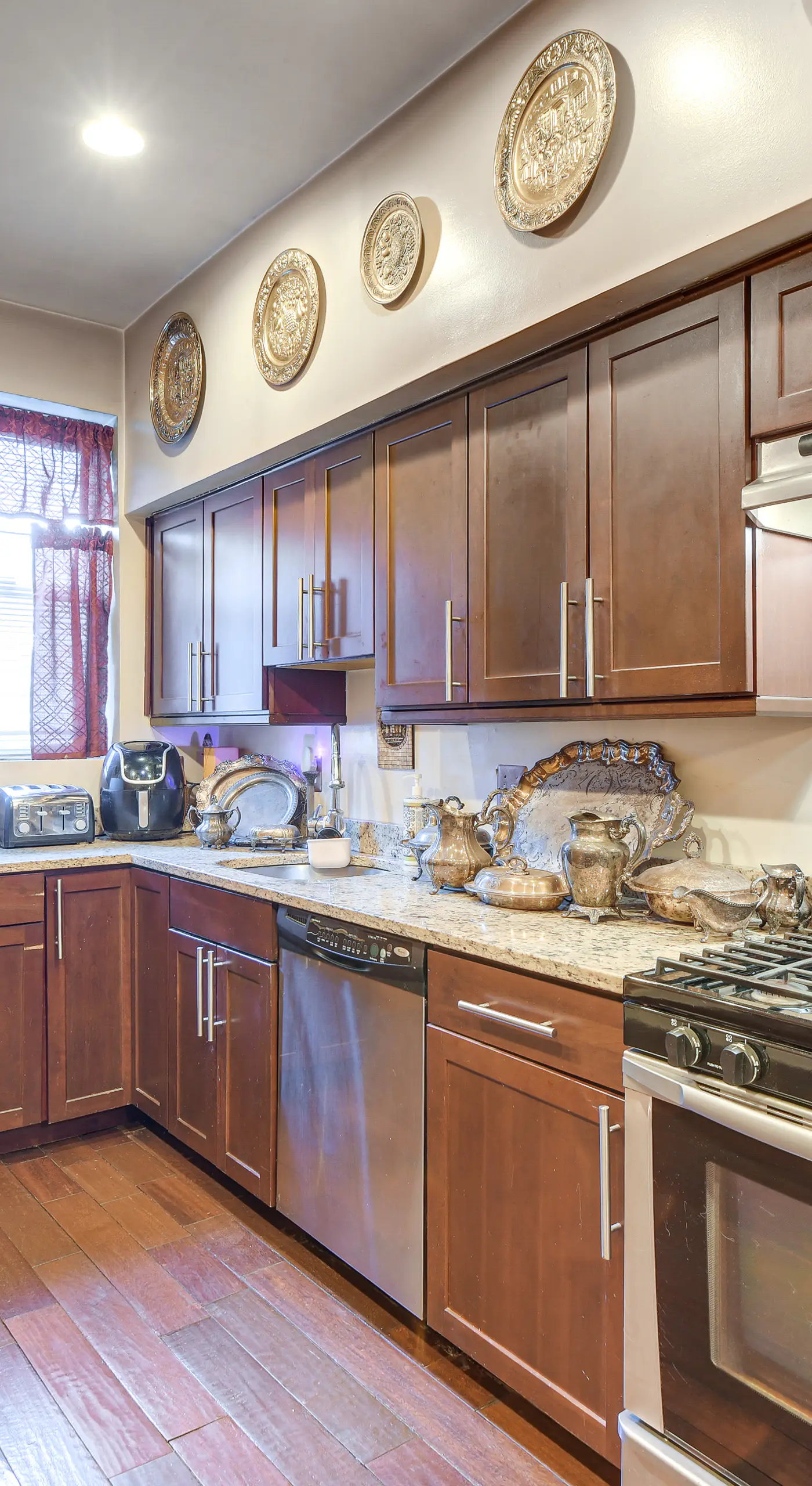 Elegant Upton Rowhouse 2 Mi to Inner Harbor!