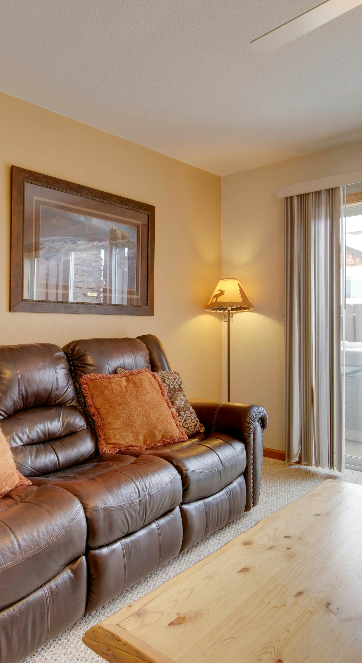 Condo in Cedar Creek w/ Shuttle to Big Sky Resort!