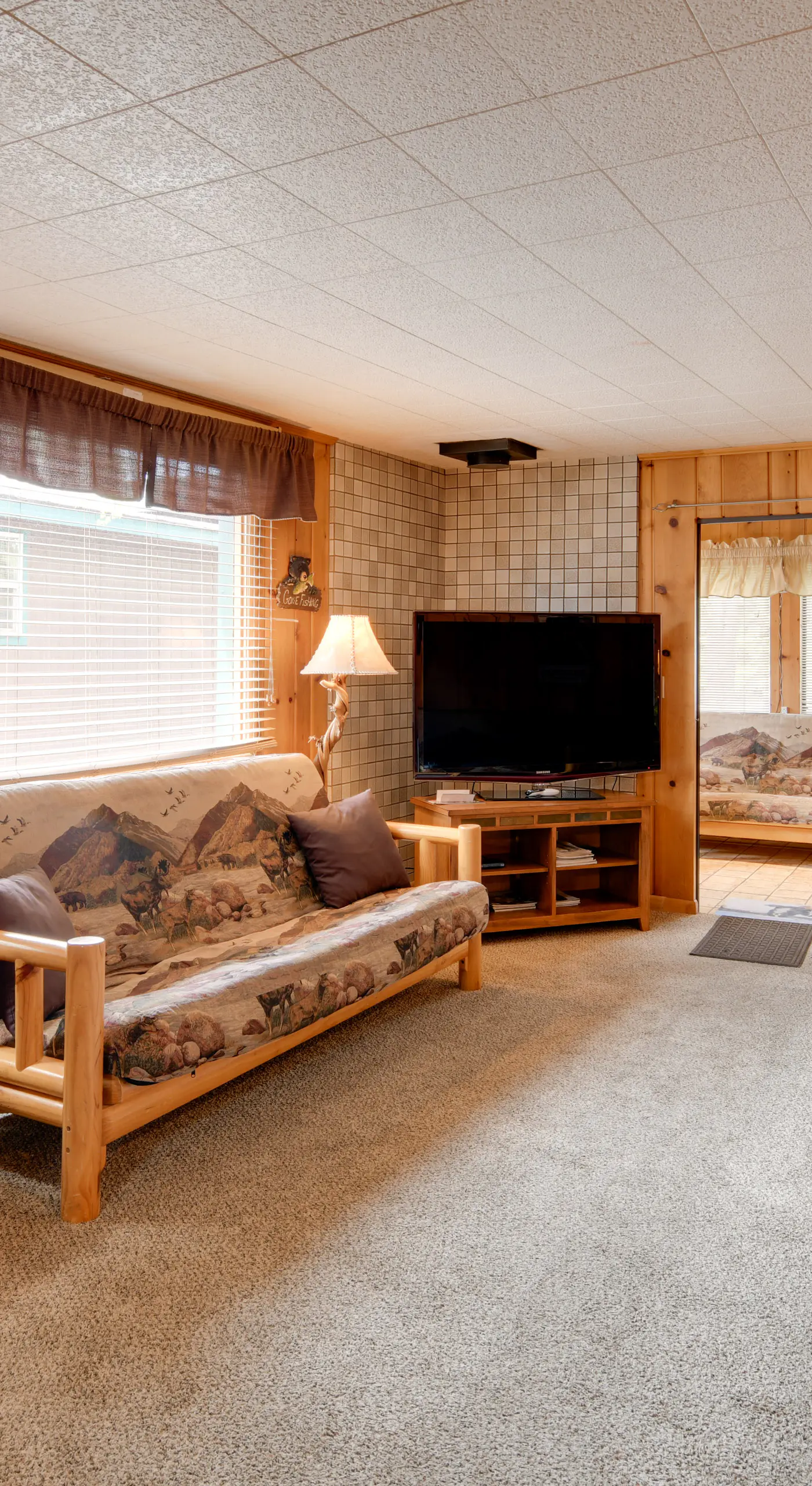 Cabin Less Than 1 Mi to Yellowstone Nat'l Park!