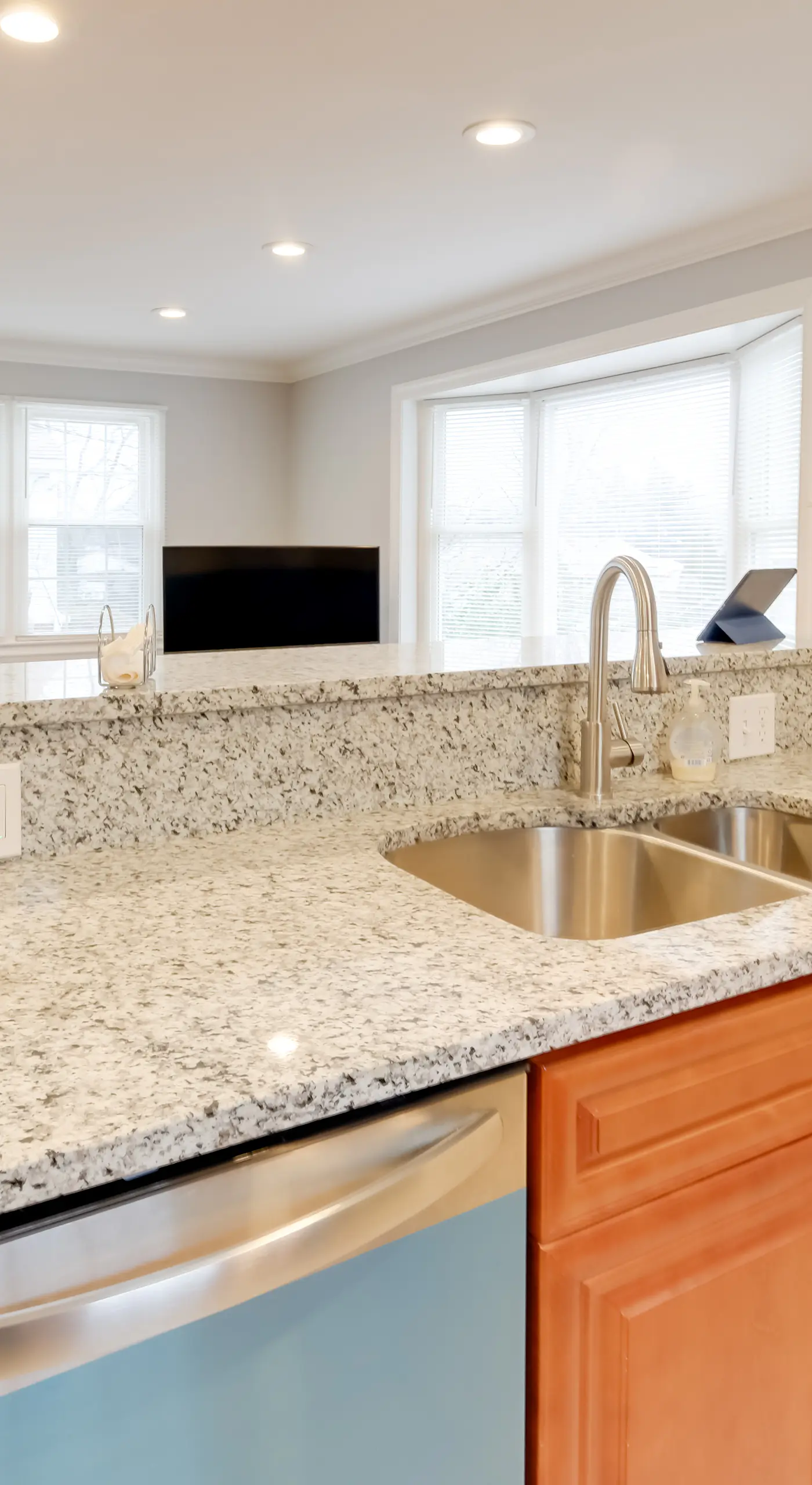 DC Area Home ~ 1 Mi to Metro: WFH Friendly!
