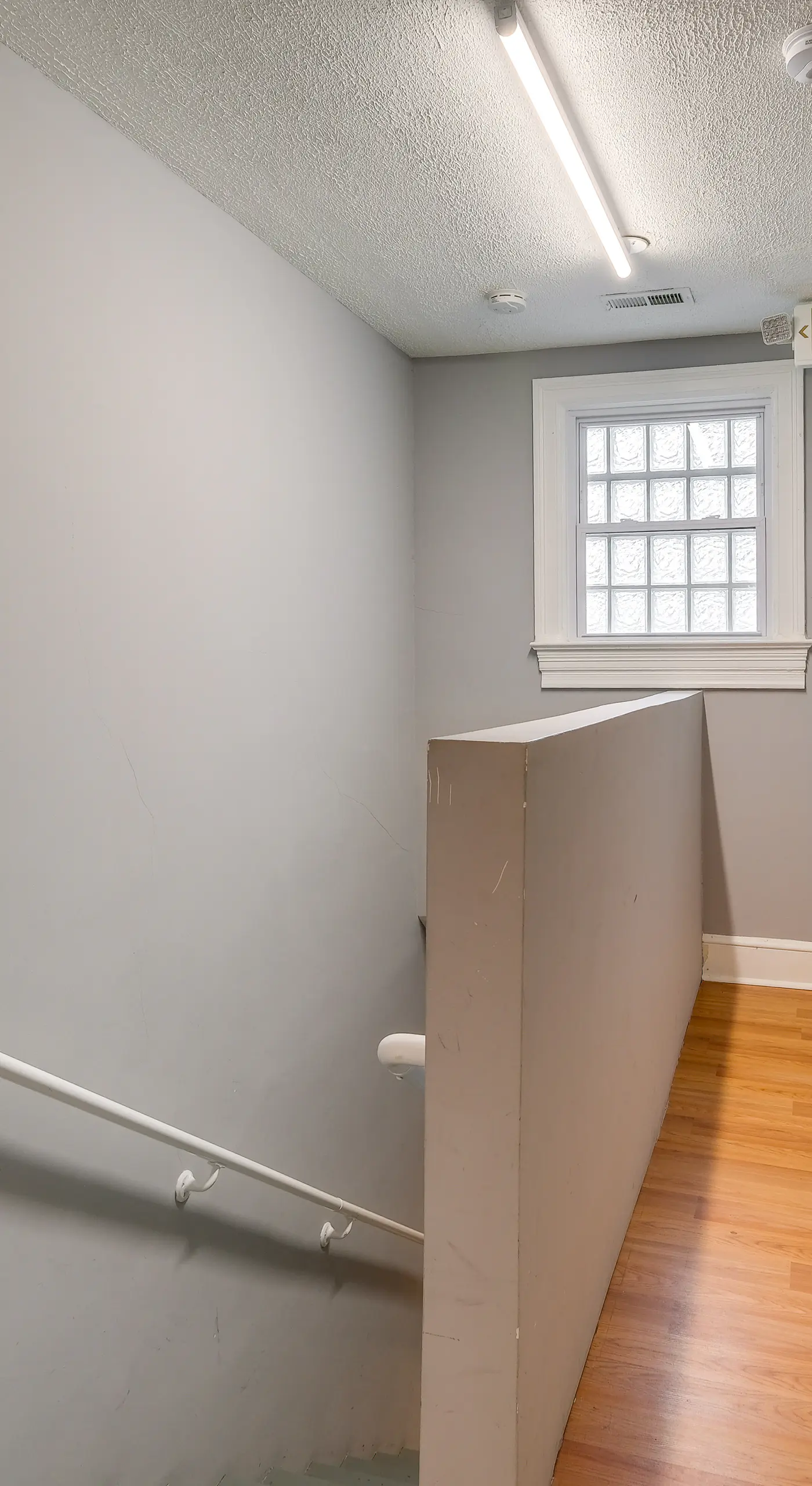Easy Metro Access: WFH-Friendly Apt 7 Mi to DC!