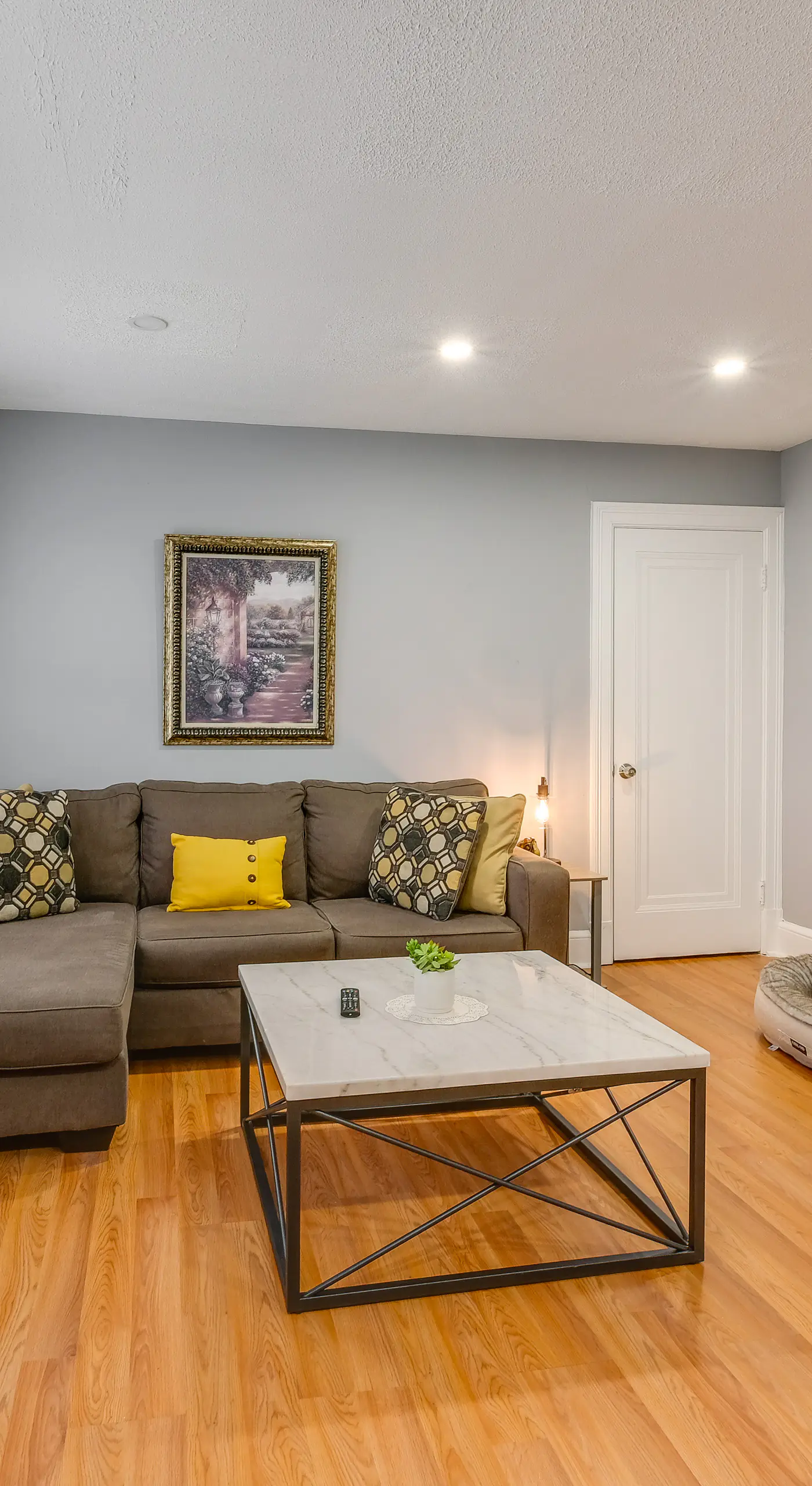 Easy Metro Access: WFH-Friendly Apt 7 Mi to DC!