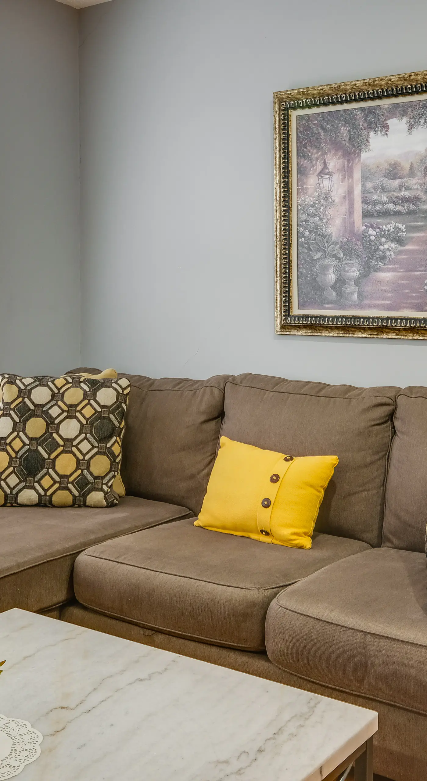 Easy Metro Access: WFH-Friendly Apt 7 Mi to DC!