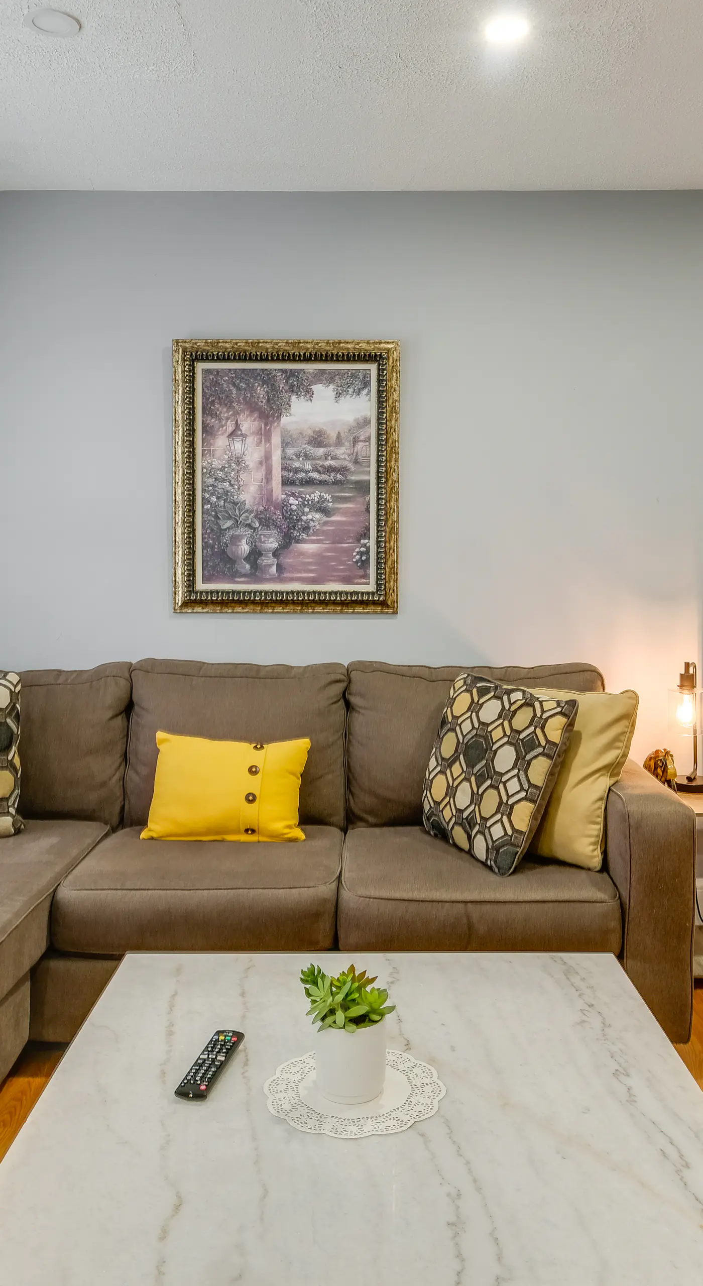 Easy Metro Access: WFH-Friendly Apt 7 Mi to DC!