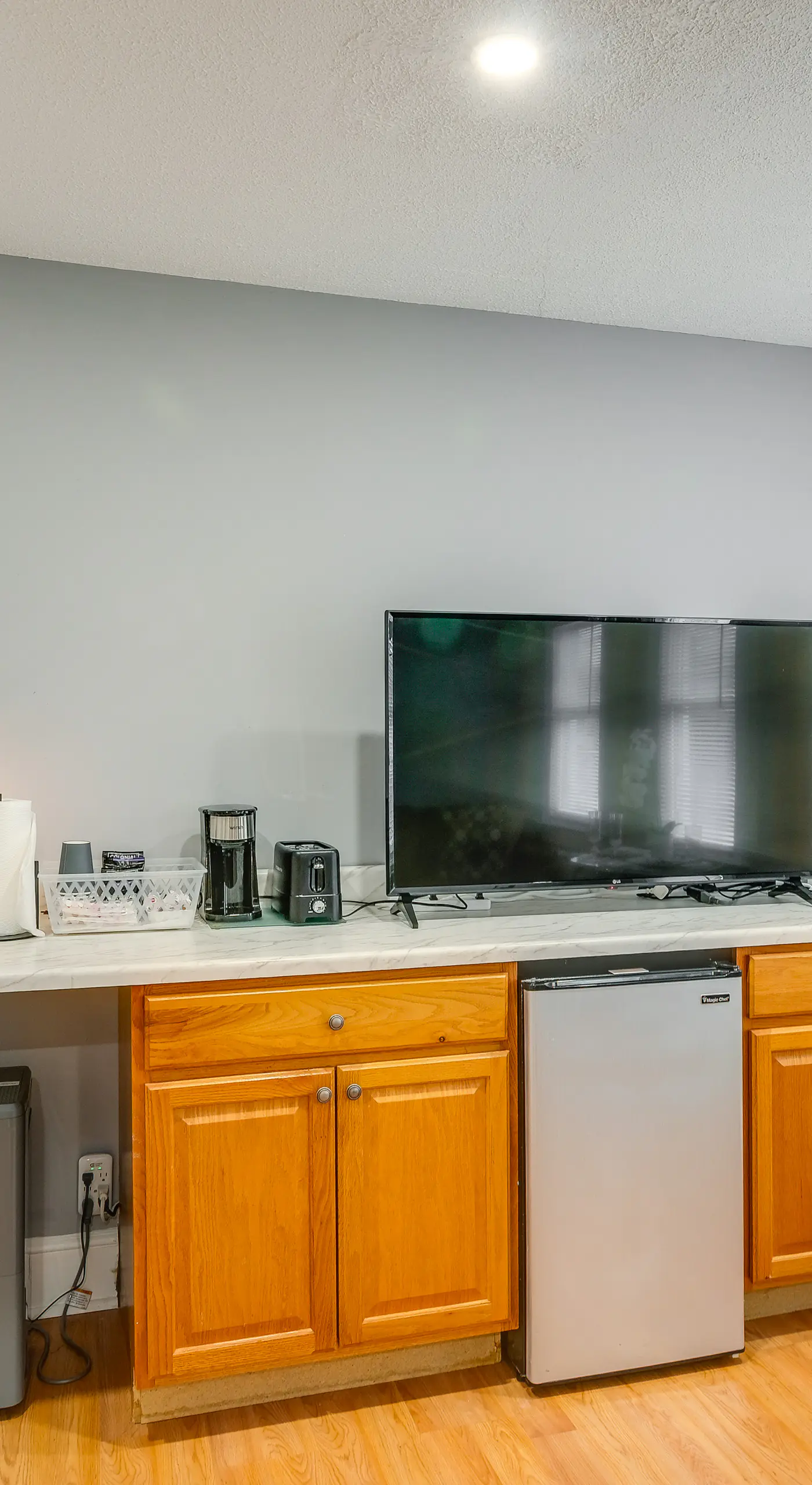 Easy Metro Access: WFH-Friendly Apt 7 Mi to DC!