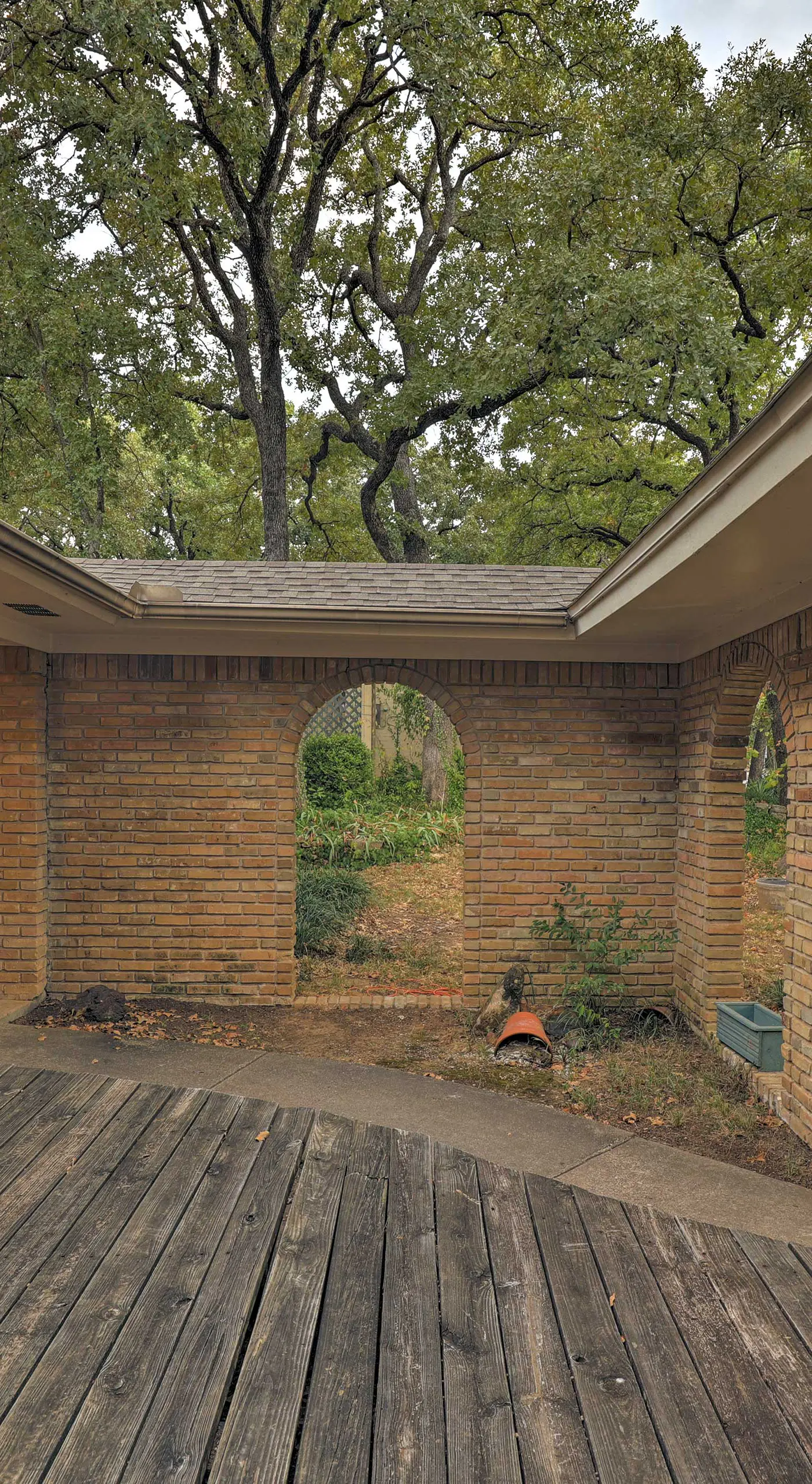 9 Mi to AT&T Stadium: Pet-Friendly Escape w/ Deck!