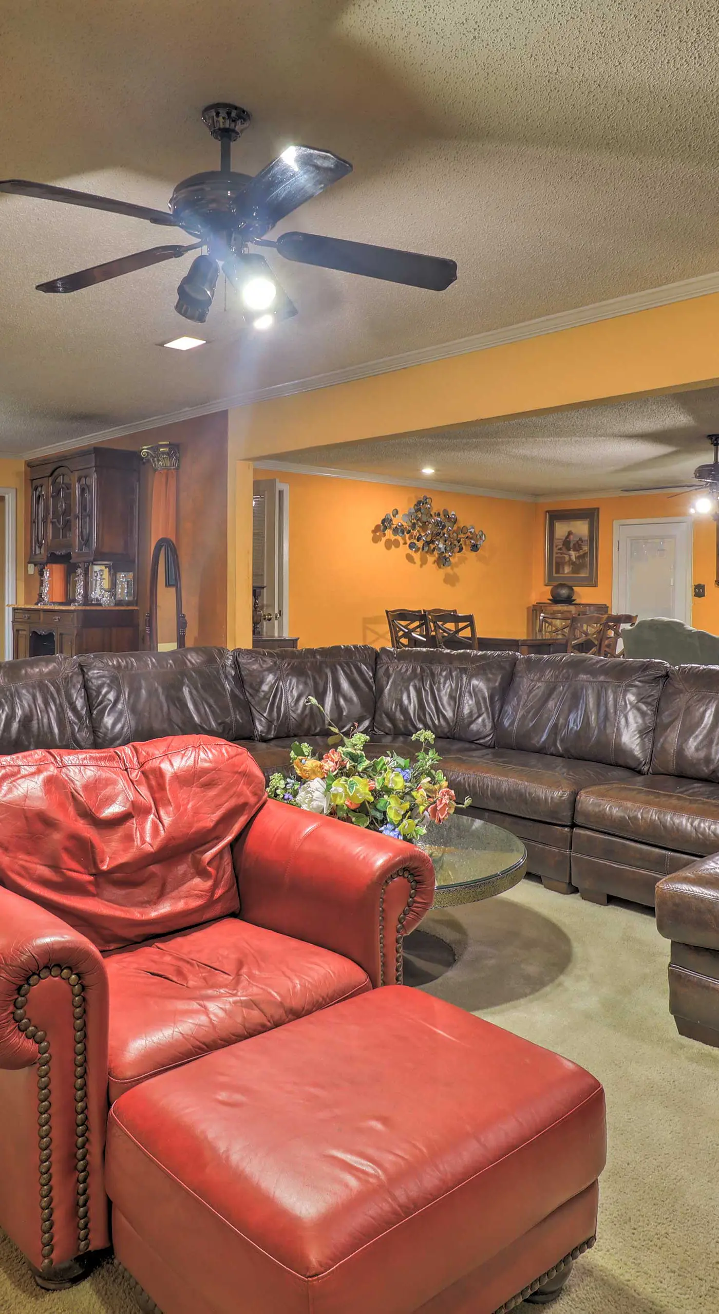 9 Mi to AT&T Stadium: Pet-Friendly Escape w/ Deck!