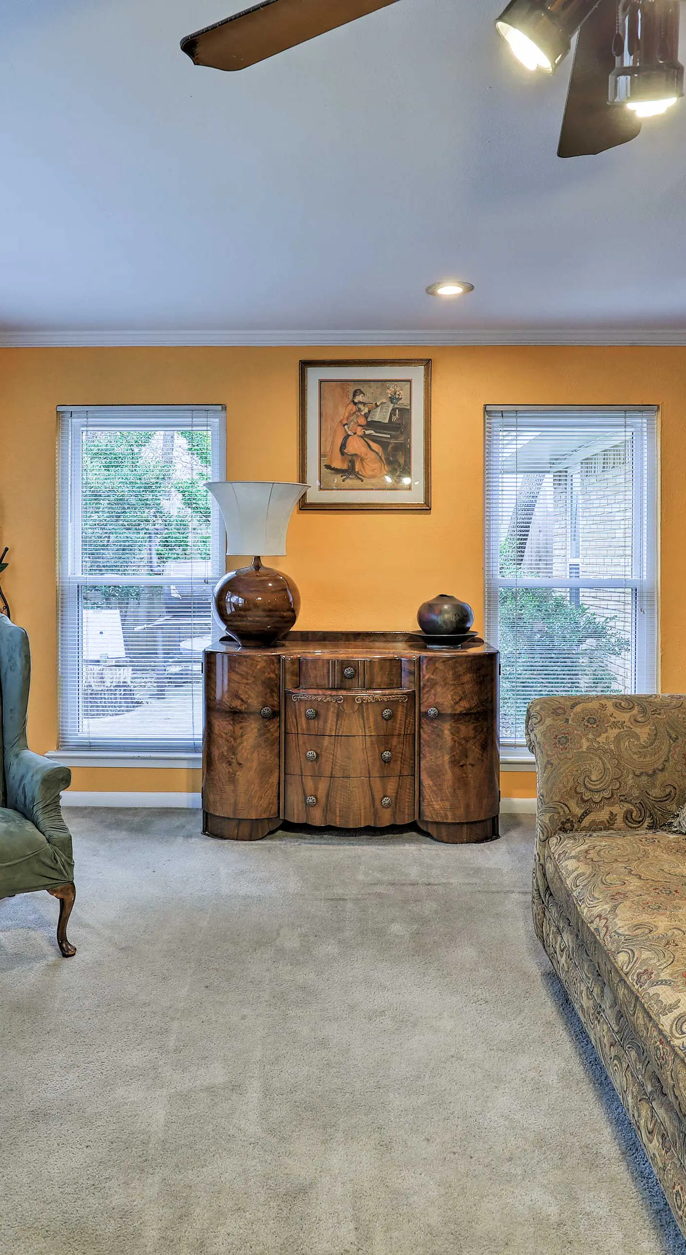 9 Mi to AT&T Stadium: Pet-Friendly Escape w/ Deck!