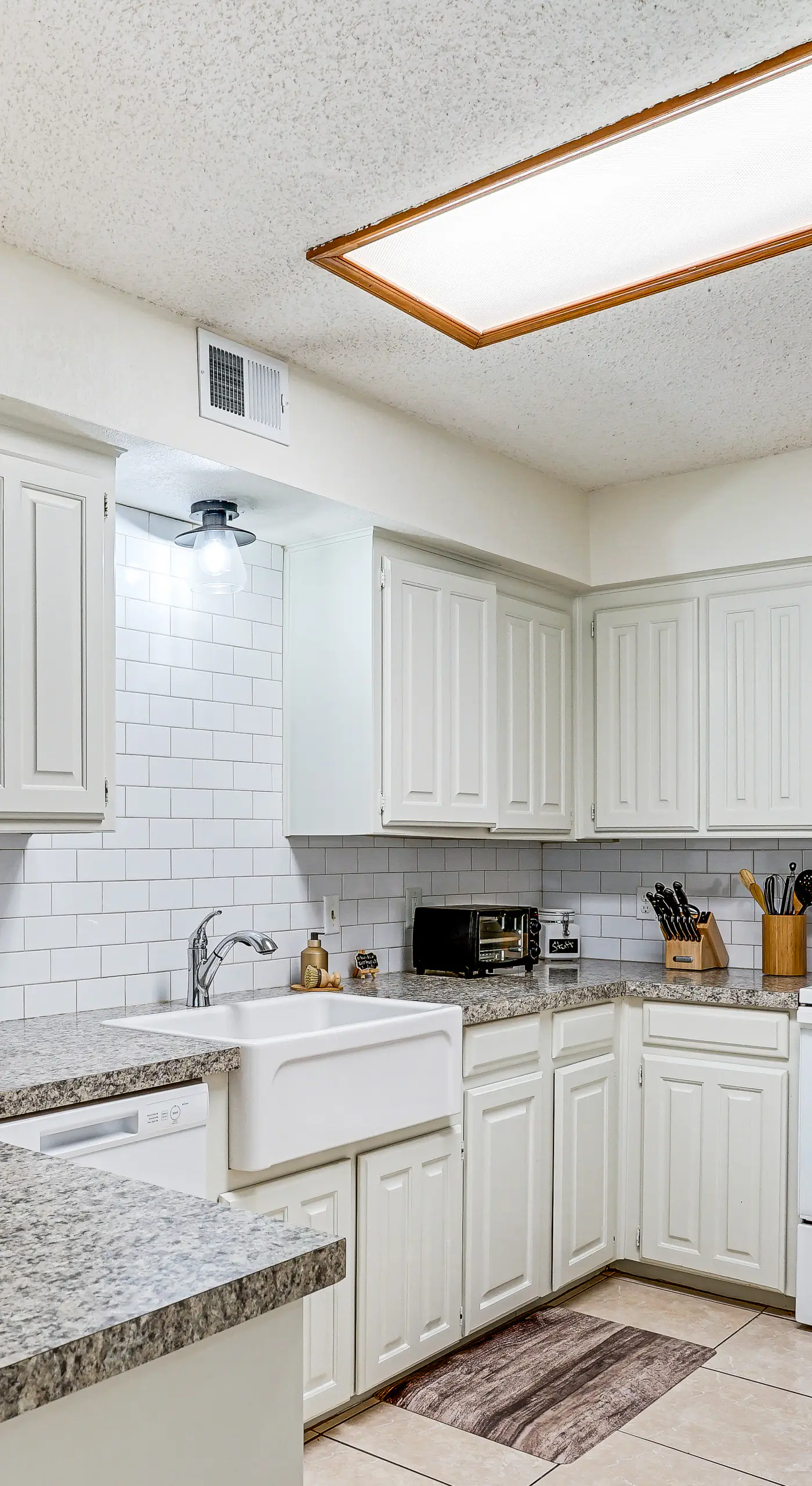 4 Mi to AT&T Stadium: Fort Worth Townhome!