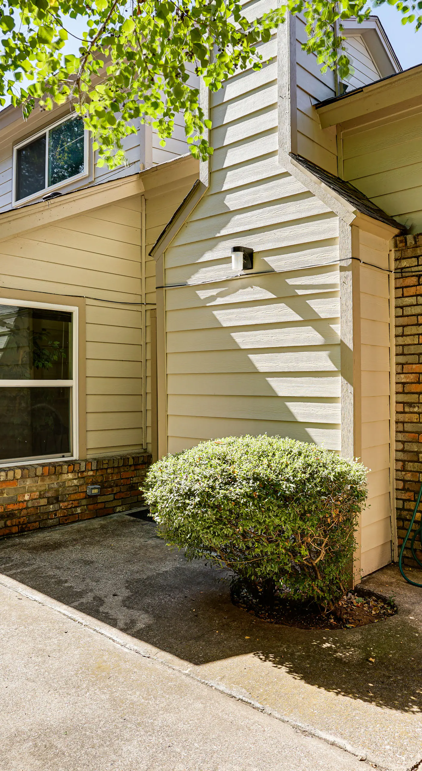 4 Mi to AT&T Stadium: Fort Worth Townhome!