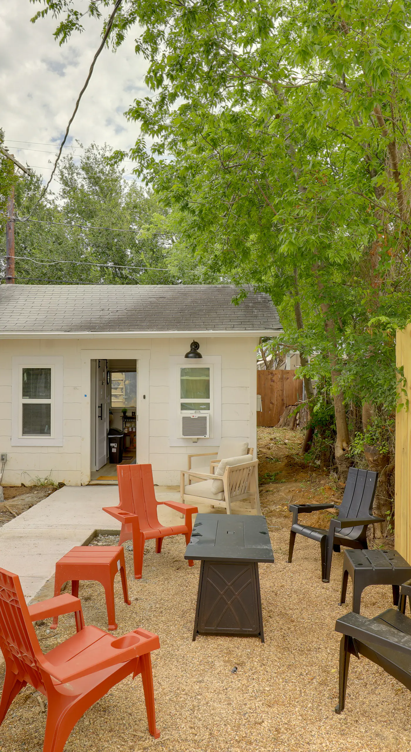 1 Block to Dallas Stadium! Home w/ Hot Tub!