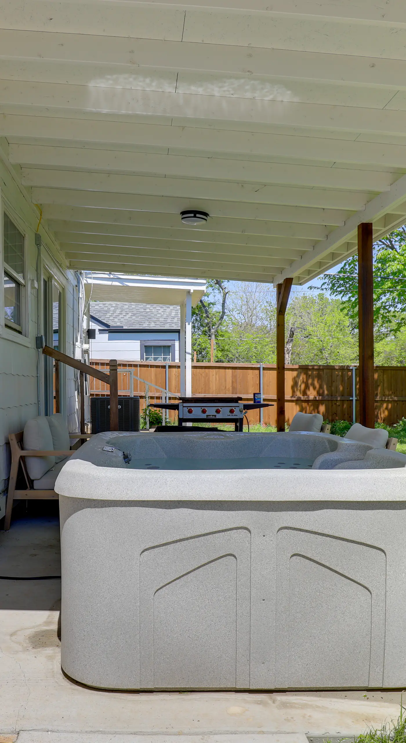 1 Block to Dallas Stadium! Home w/ Hot Tub!