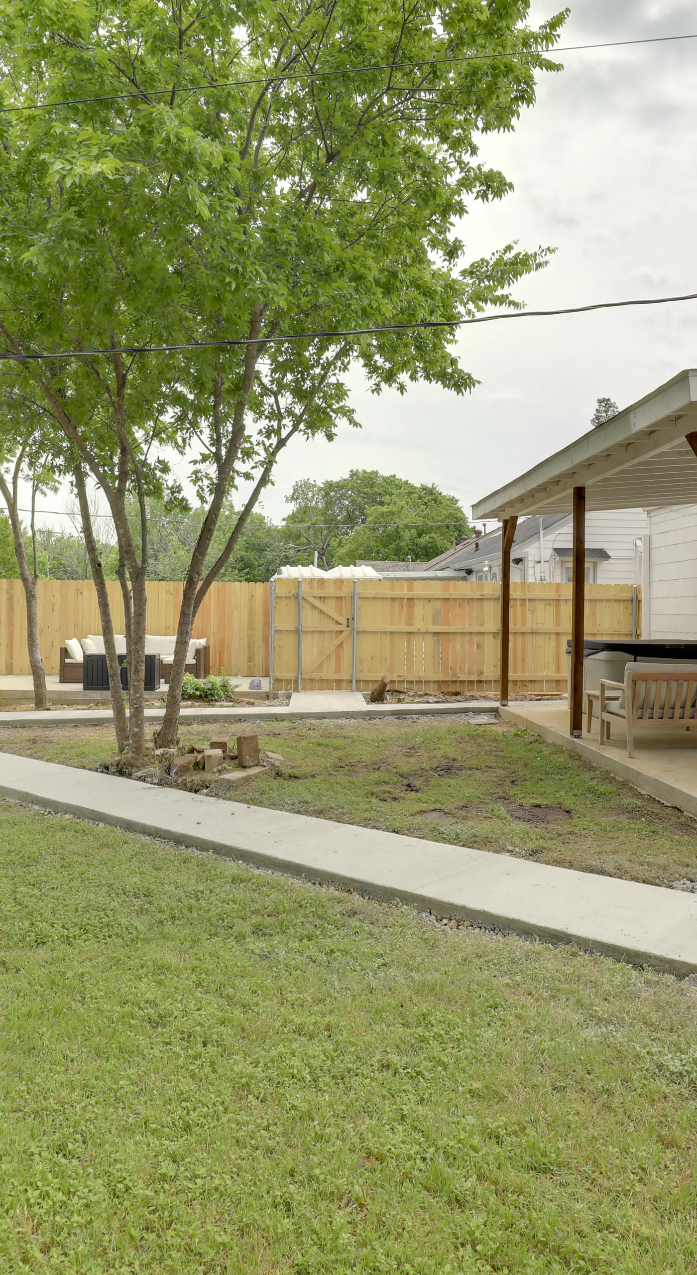 1 Block to Dallas Stadium! Home w/ Hot Tub!