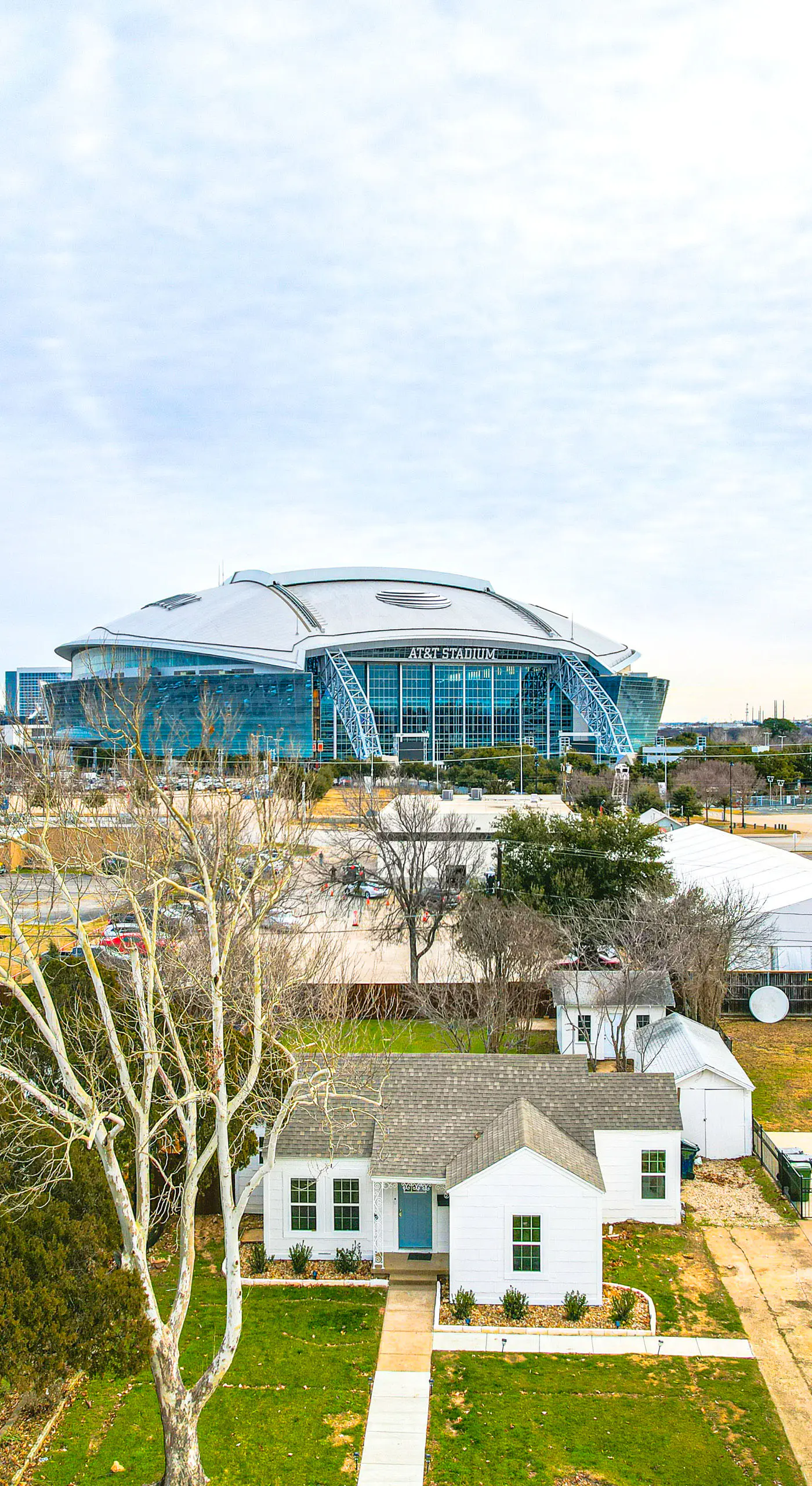 1 Block to Dallas Stadium! Home w/ Hot Tub!