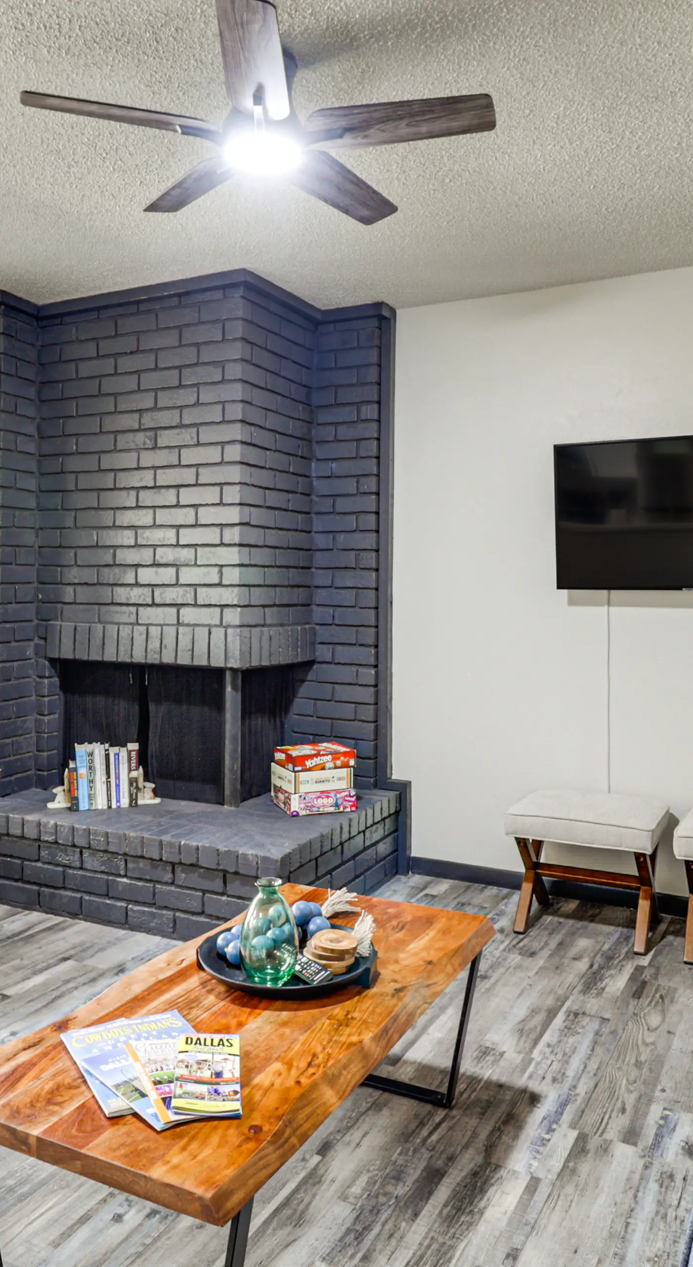5 Mi to AT&T Stadium: Townhome w/ Patio