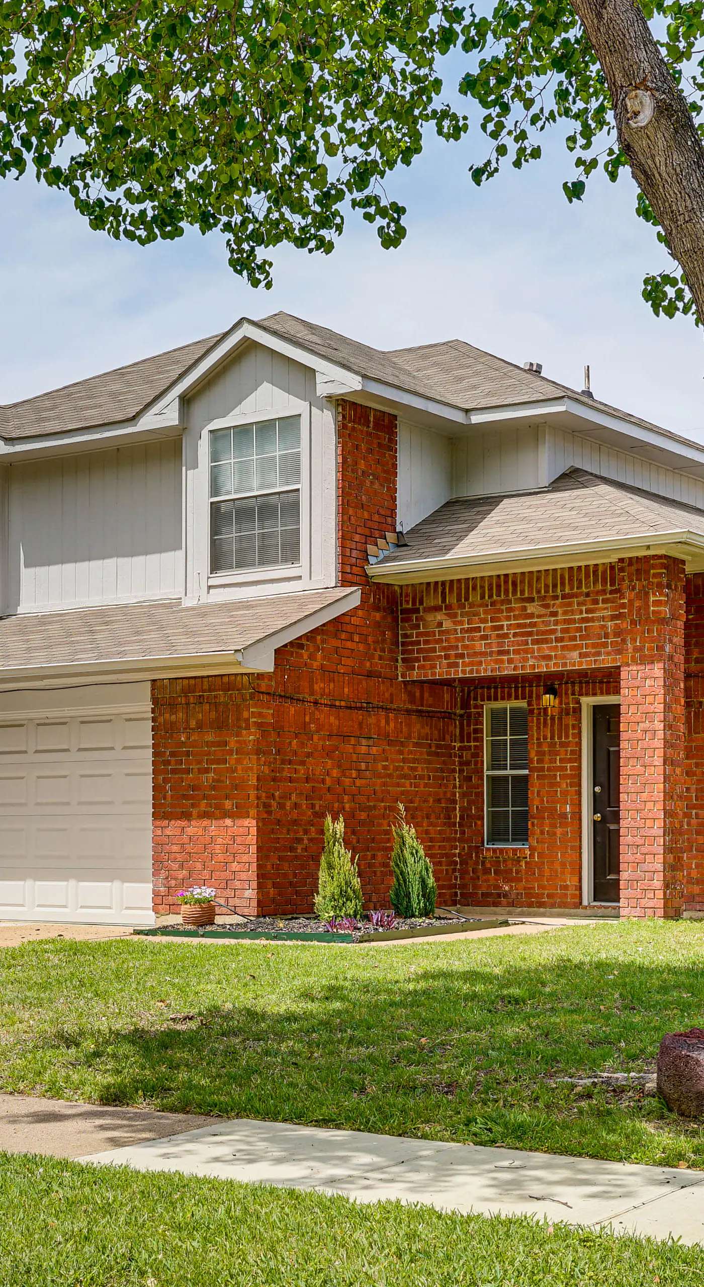 6 Mi to Epic Waters! Spacious Family Getaway