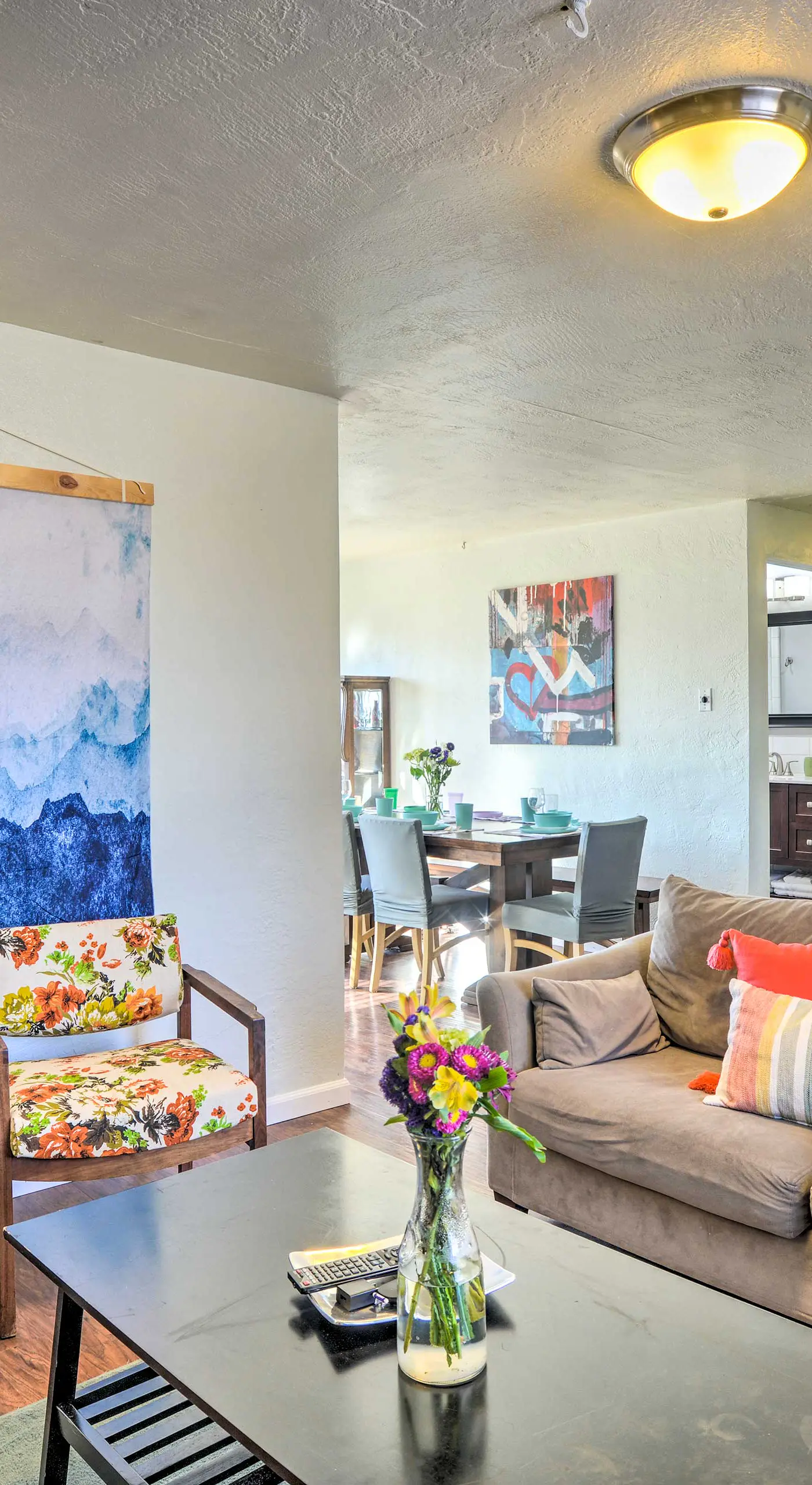 Vibrant ABQ Adobe Den: Mtn Views, Walk to Park!