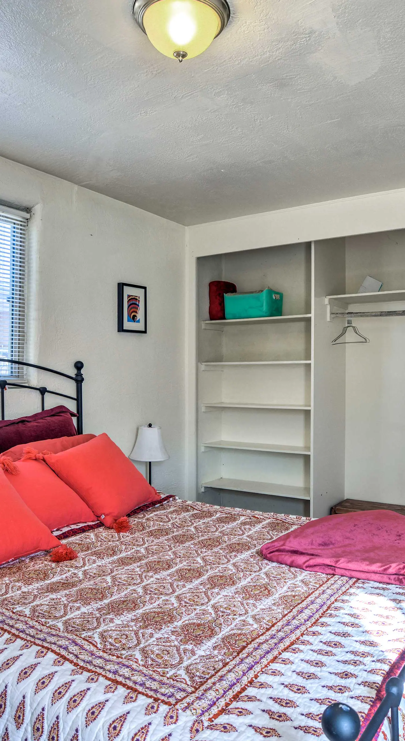 Vibrant ABQ Adobe Den: Mtn Views, Walk to Park!